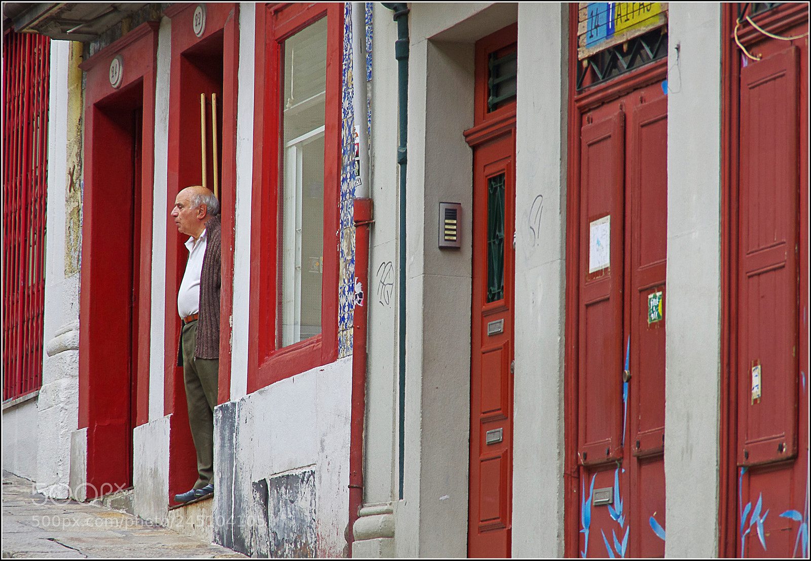 Pentax K-5 sample photo. Streetlife portugal photography