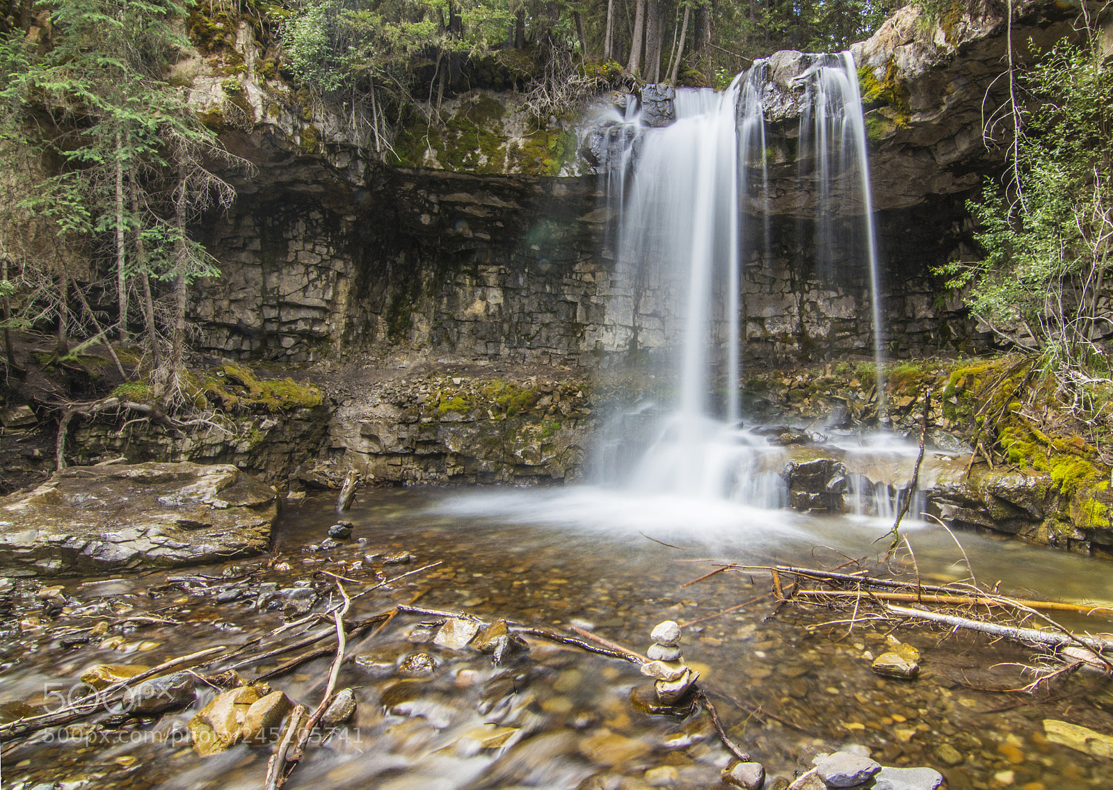 Canon EOS 700D (EOS Rebel T5i / EOS Kiss X7i) sample photo. Waterfall in kananaskis country photography
