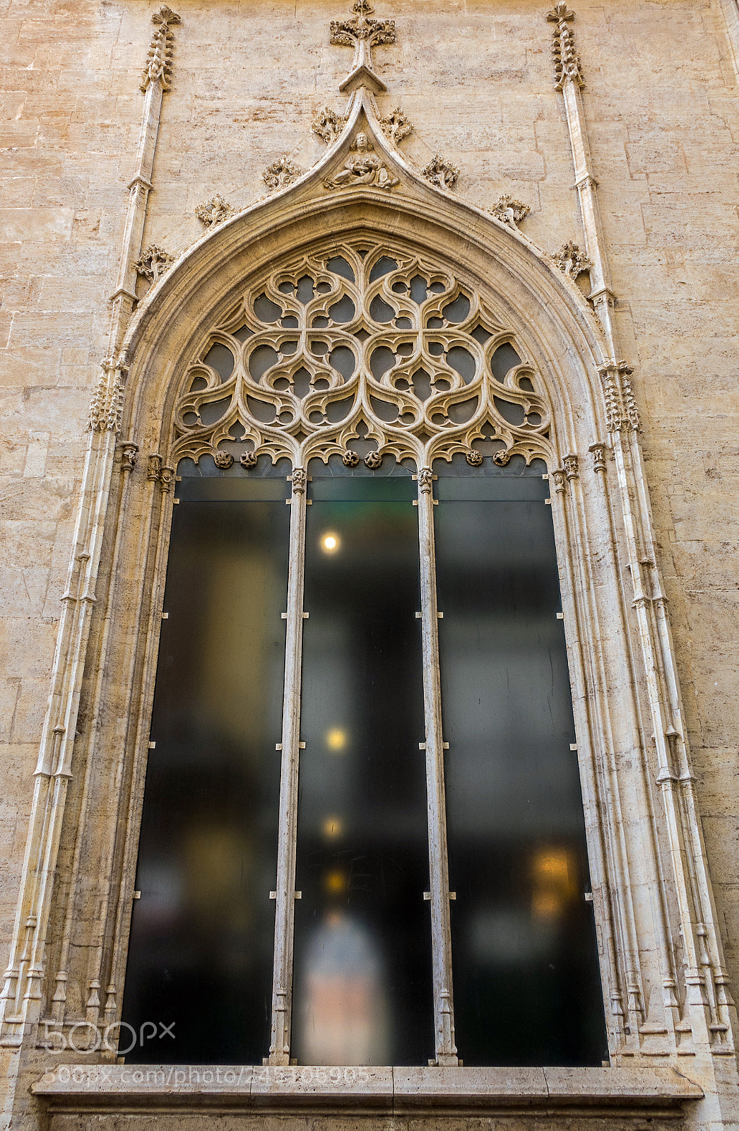 Sony Cyber-shot DSC-RX10 II sample photo. Window historic silk exchange photography