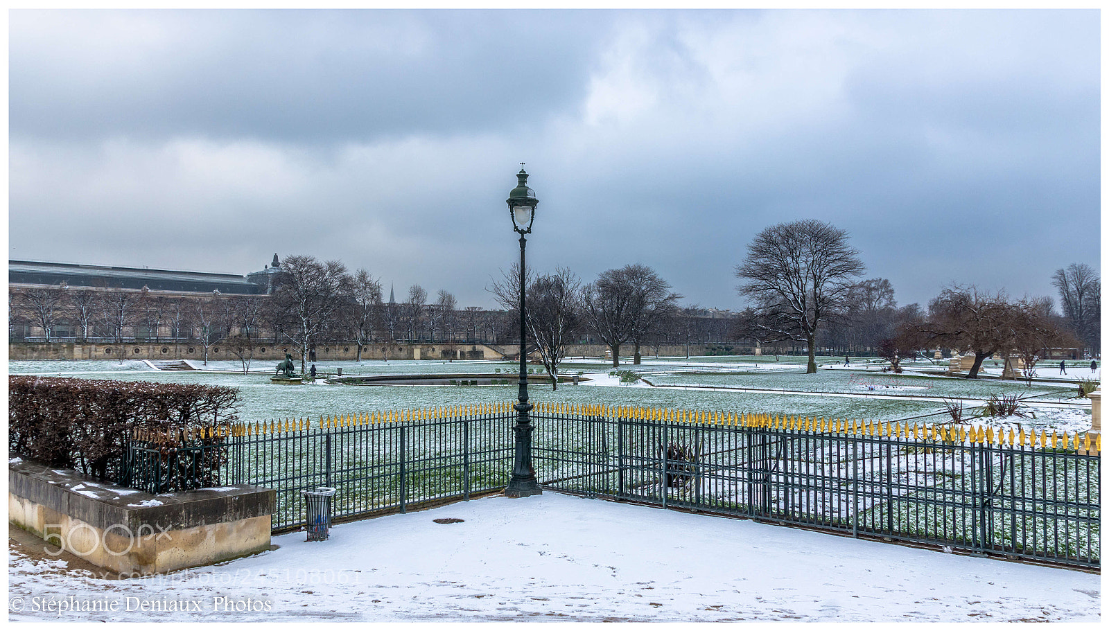 Canon EOS 100D (EOS Rebel SL1 / EOS Kiss X7) sample photo. Neige aux tuileries photography
