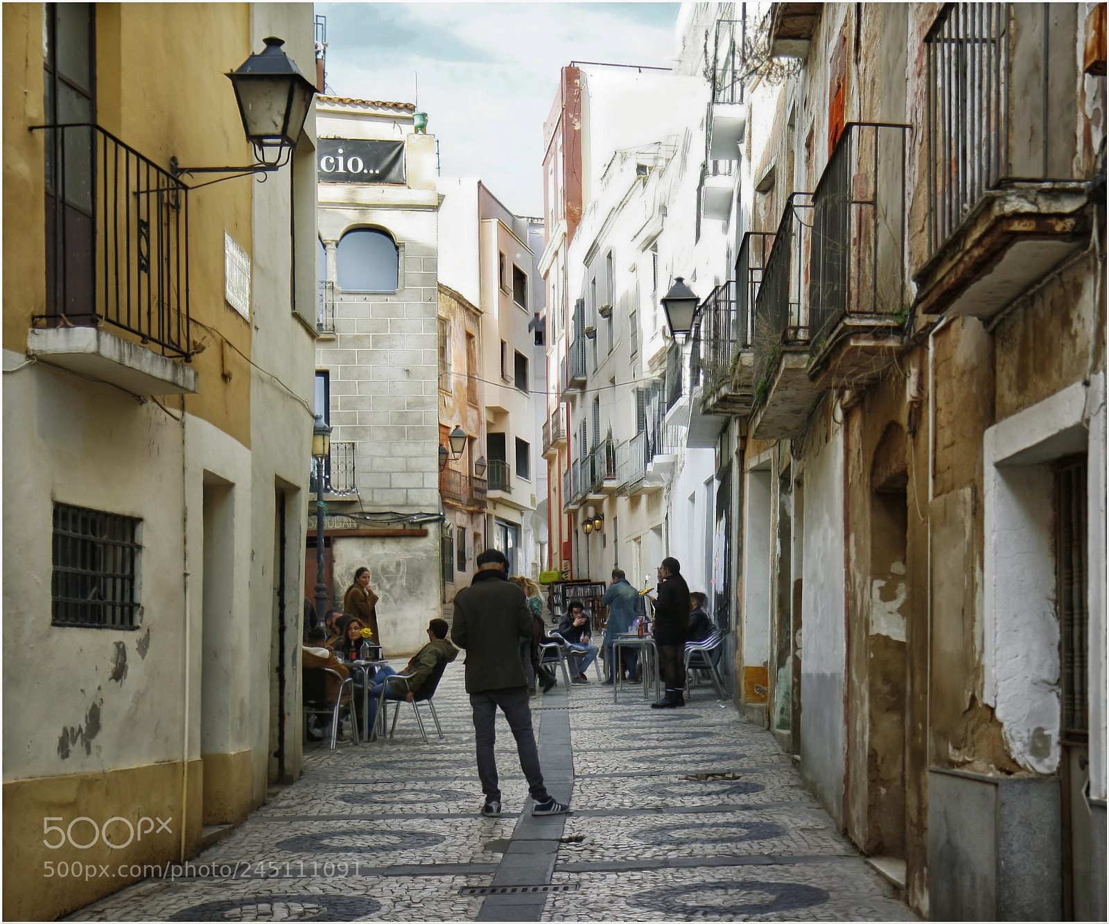 Canon EOS 1000D (EOS Digital Rebel XS / EOS Kiss F) sample photo. Old town and its photography