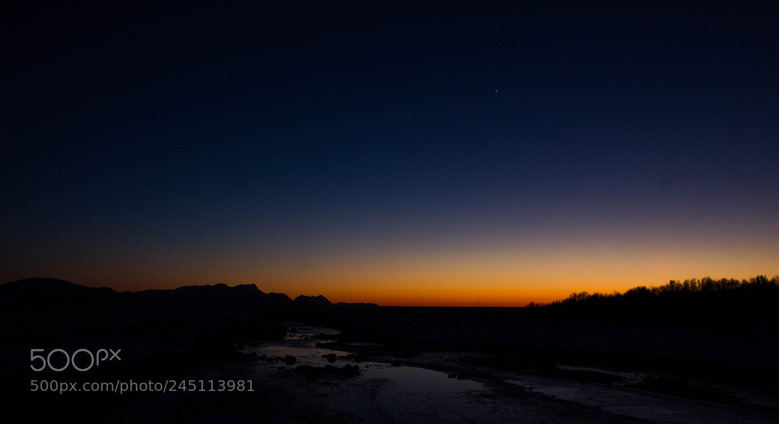 Canon EOS 550D (EOS Rebel T2i / EOS Kiss X4) sample photo. Winter sundown photography