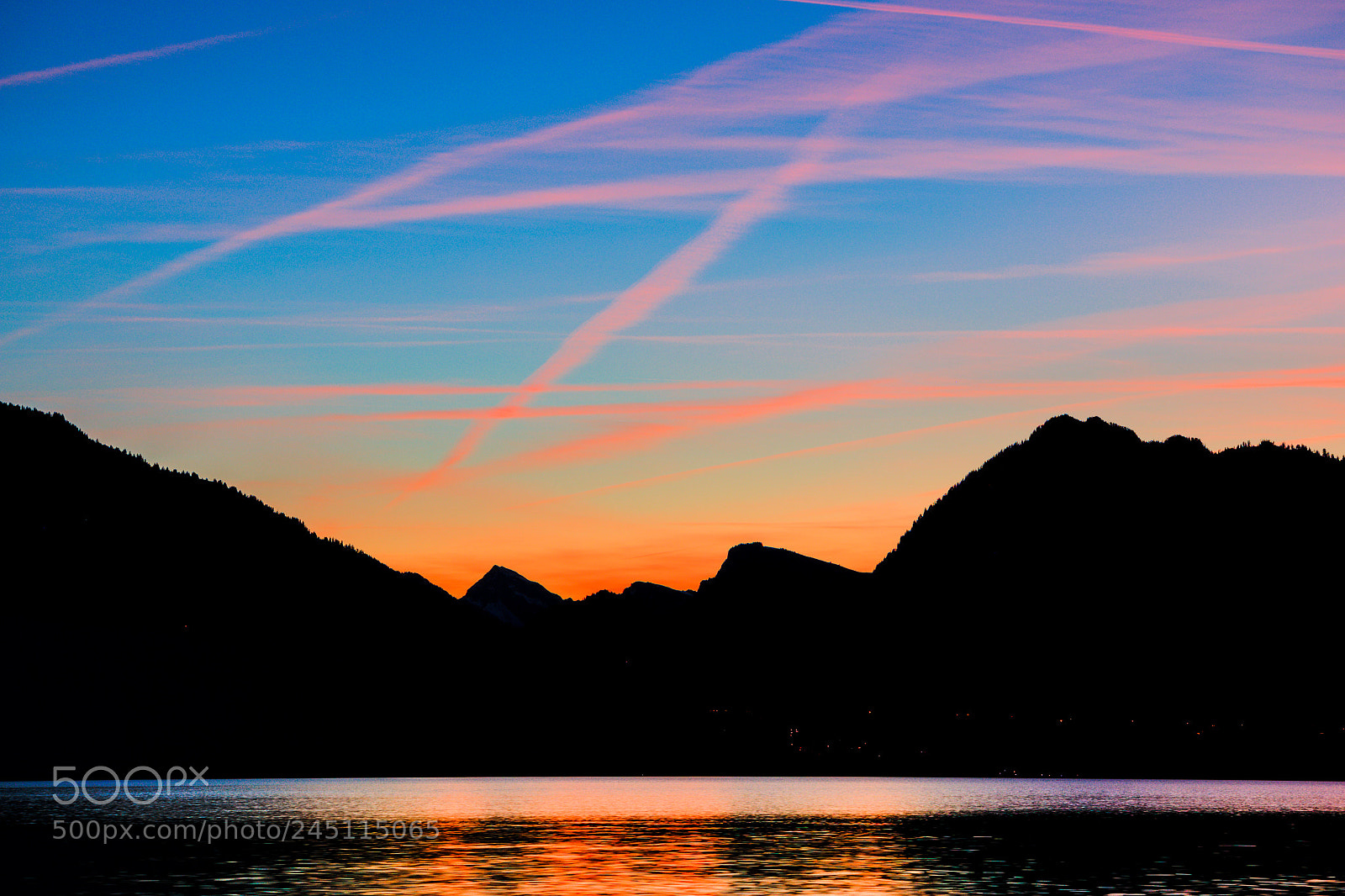 Olympus OM-D E-M1 sample photo. Lake thun painted sky photography