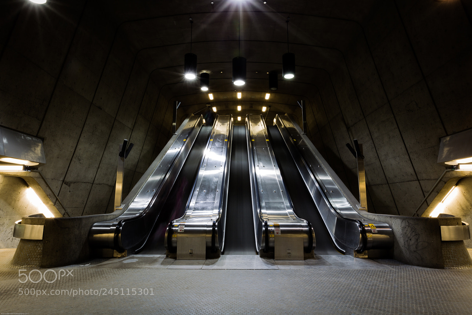 Canon EOS-1D Mark IV sample photo. M tro de montr photography