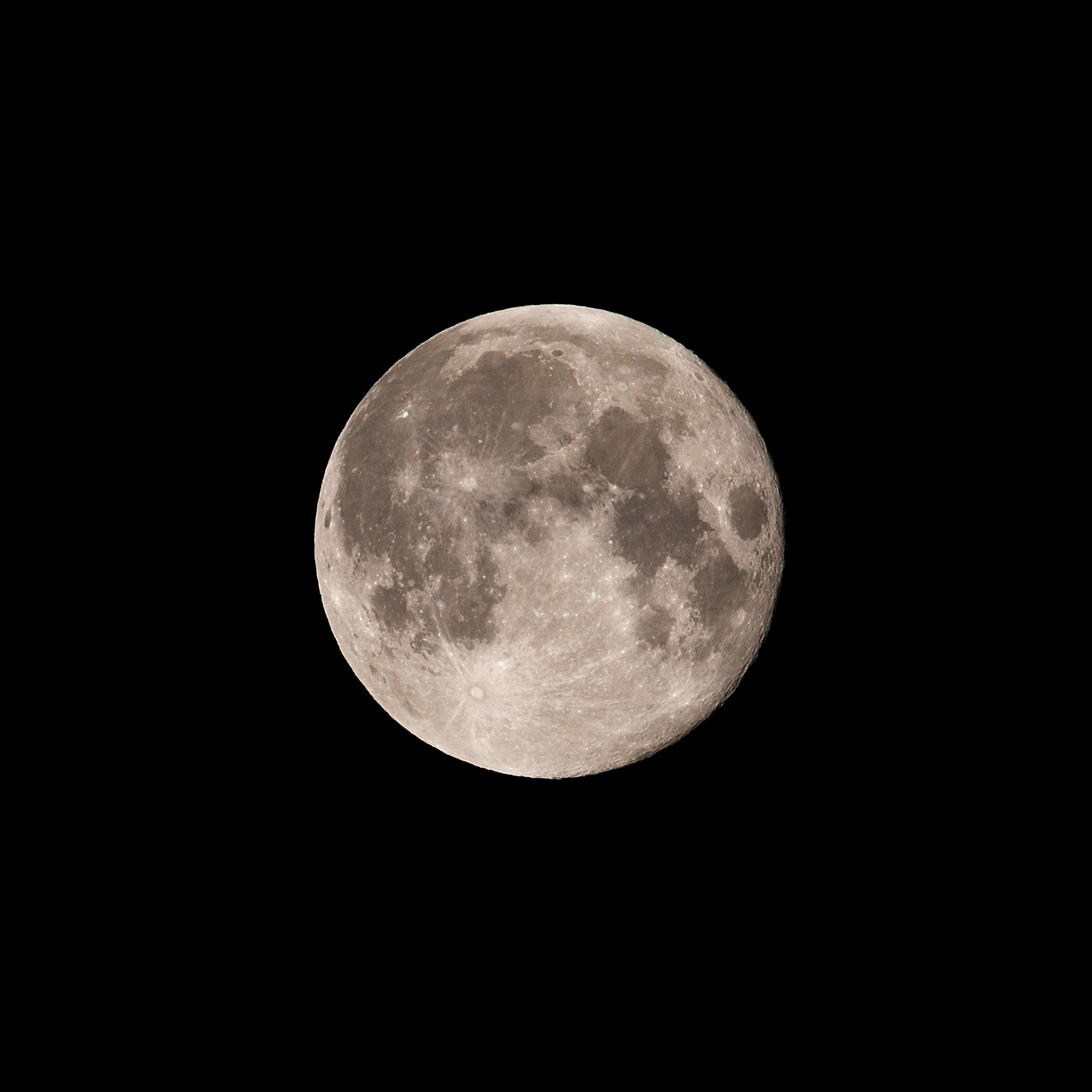 Canon EOS 70D + Canon EF 400mm F5.6L USM sample photo. Super moon photography