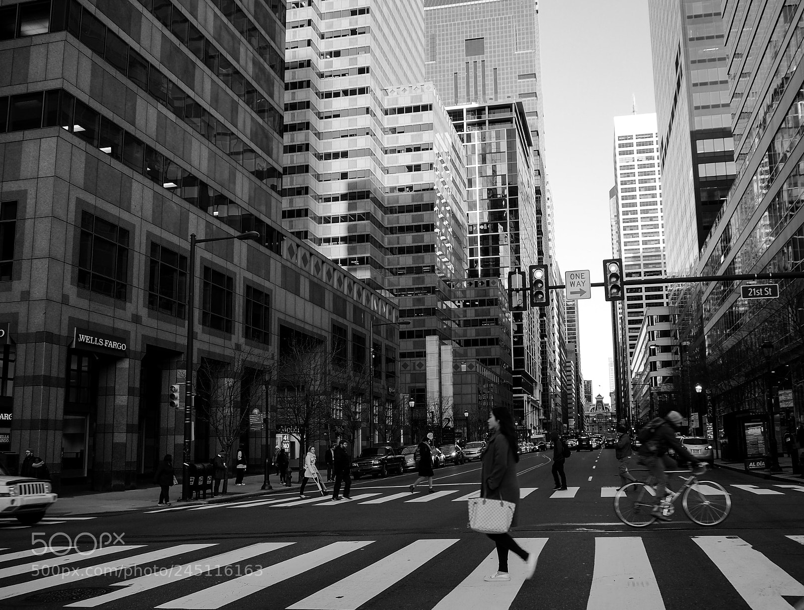 Olympus OM-D E-M10 II sample photo. The streets of philadelphia photography