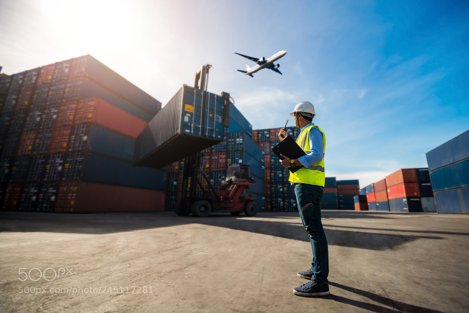 Nikon D800 sample photo. Foreman control loading containers photography