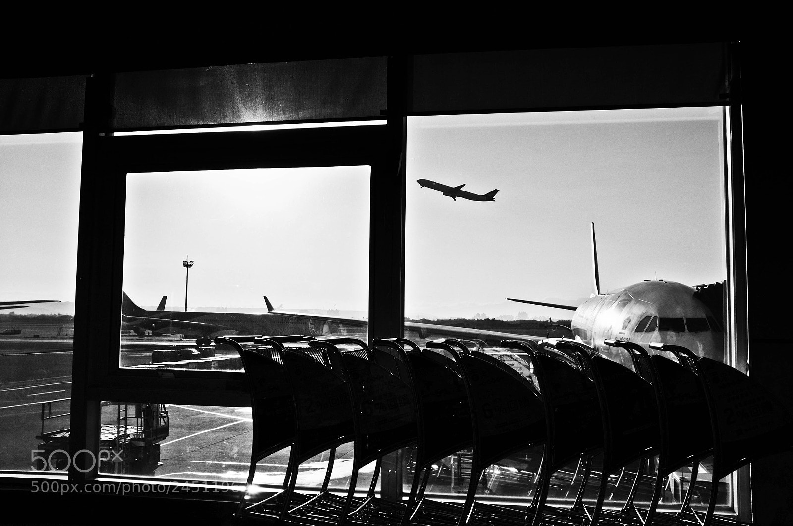 Fujifilm FinePix X100 sample photo. Take off photography