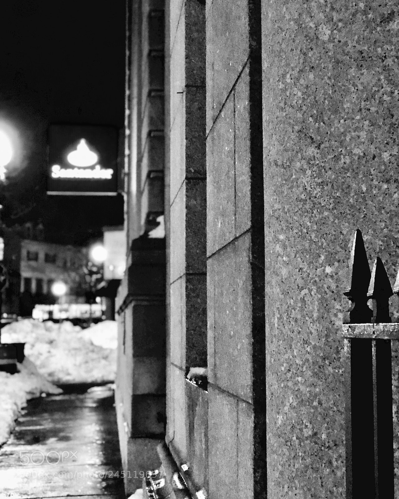 Apple iPhone 8 Plus sample photo. Black and white street. photography