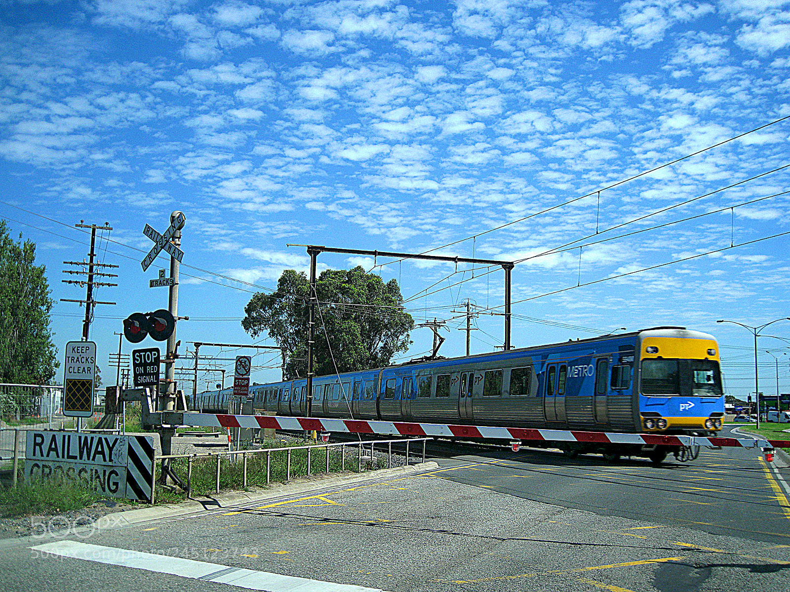 Canon DIGITAL IXUS 960 IS sample photo. Train melbourne victoria photography