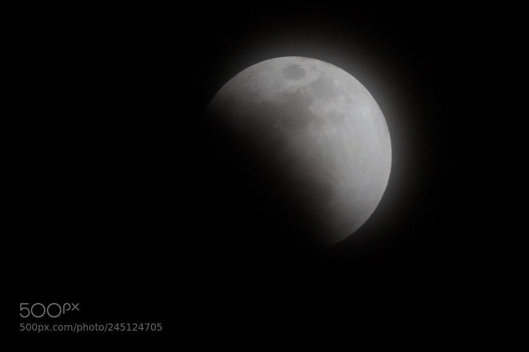 Canon EOS 500D (EOS Rebel T1i / EOS Kiss X3) sample photo. Lunar eclipse photography
