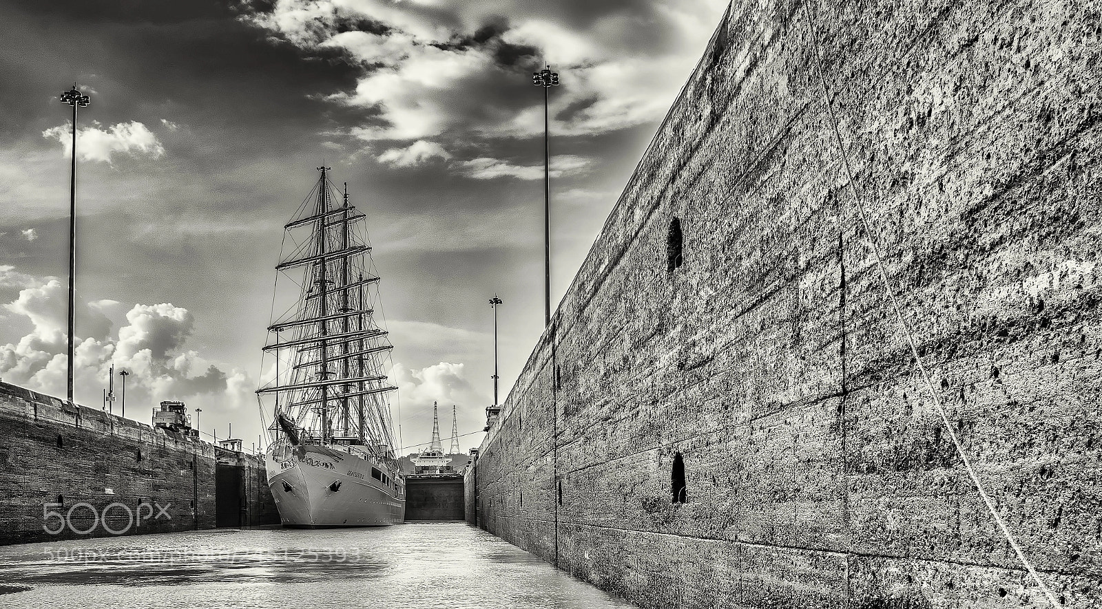 Nikon D810 sample photo. Leaving the locks photography