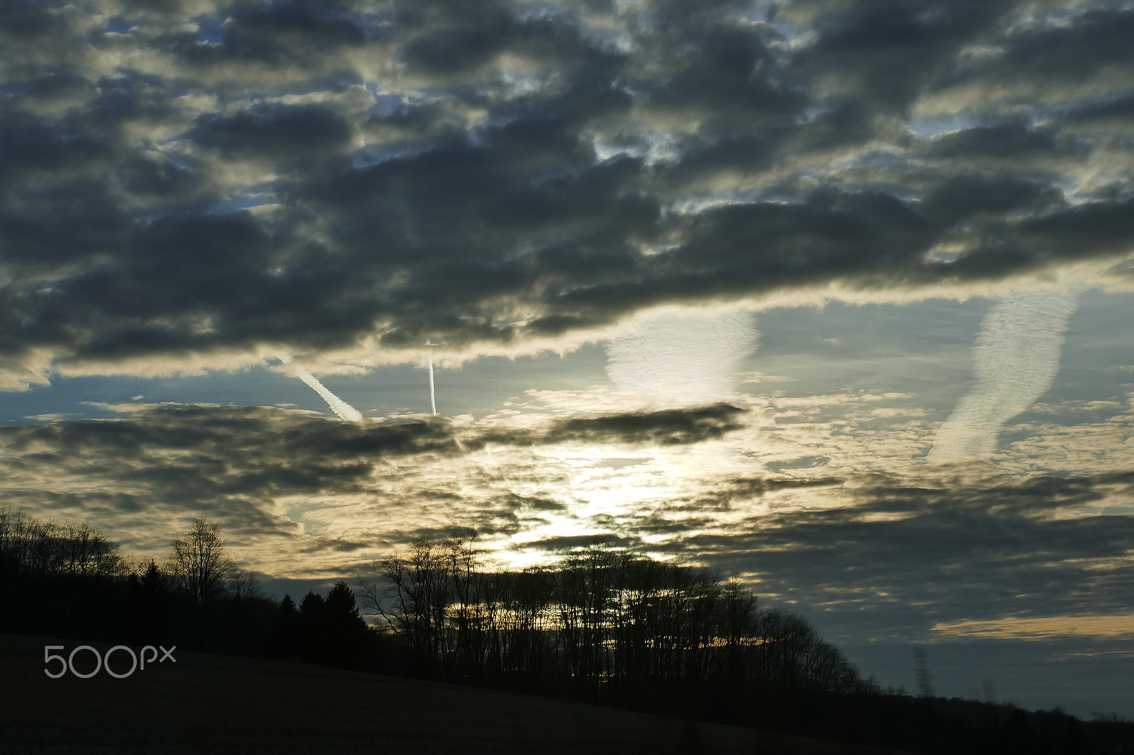 Panasonic Lumix DMC-ZS100 (Lumix DMC-TZ100) sample photo. Cloud spikes photography