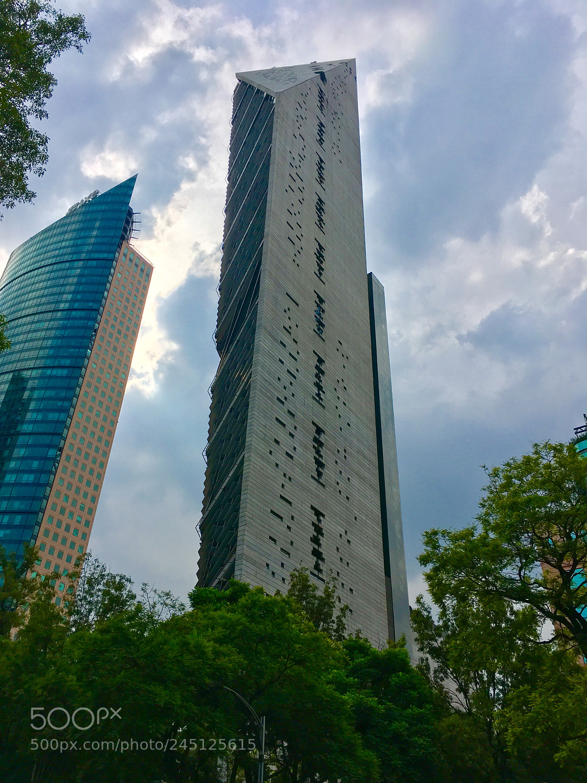 Apple iPhone SE sample photo. Tower. photography