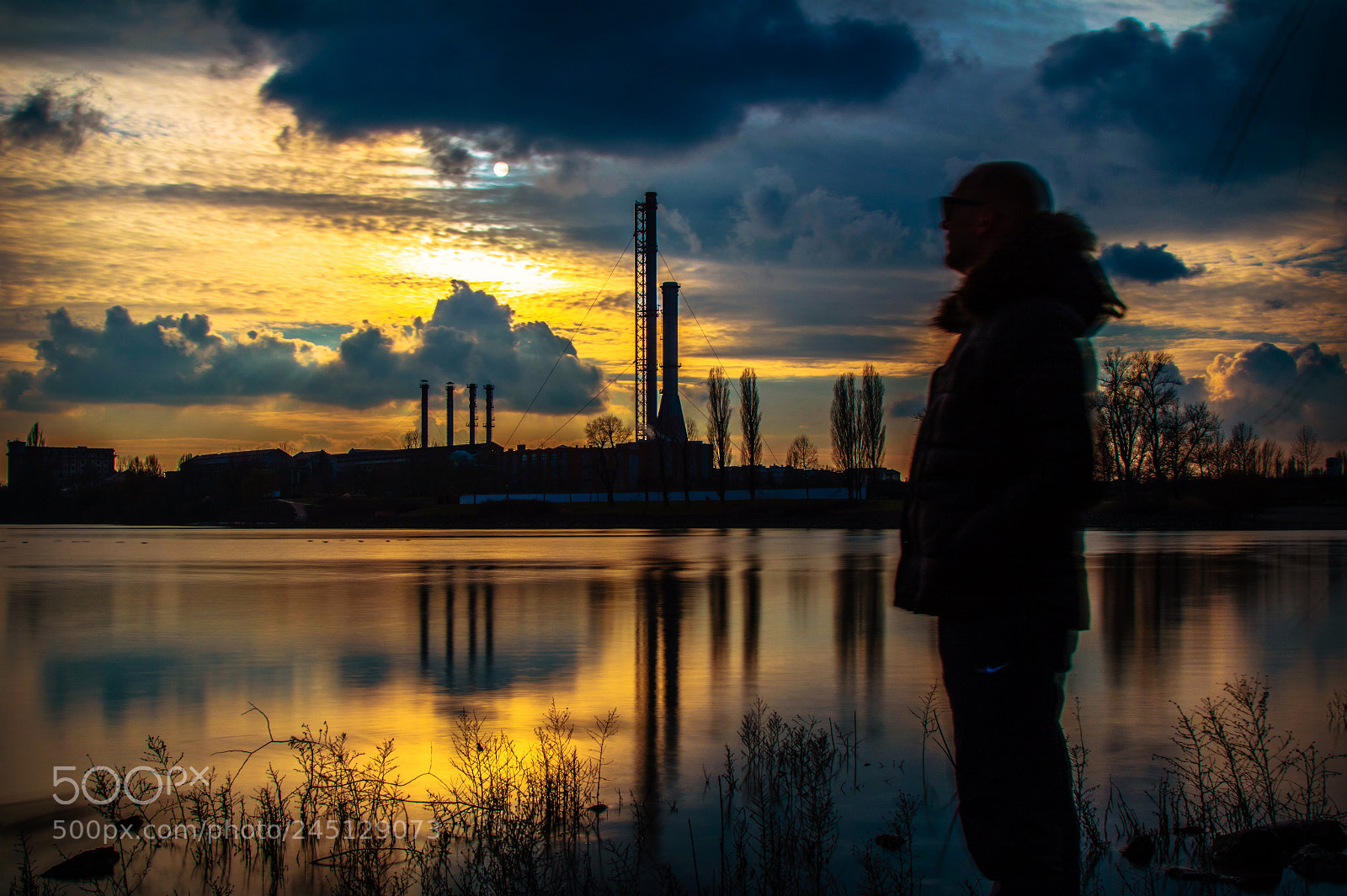 Canon EOS 750D (EOS Rebel T6i / EOS Kiss X8i) sample photo. Between clouds photography