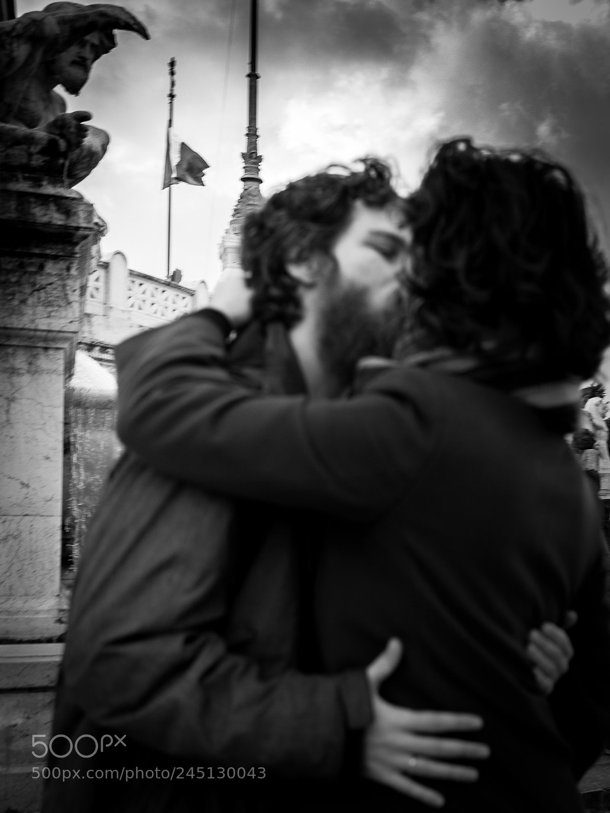 Leica Q (Typ 116) sample photo. Lovers in rome photography