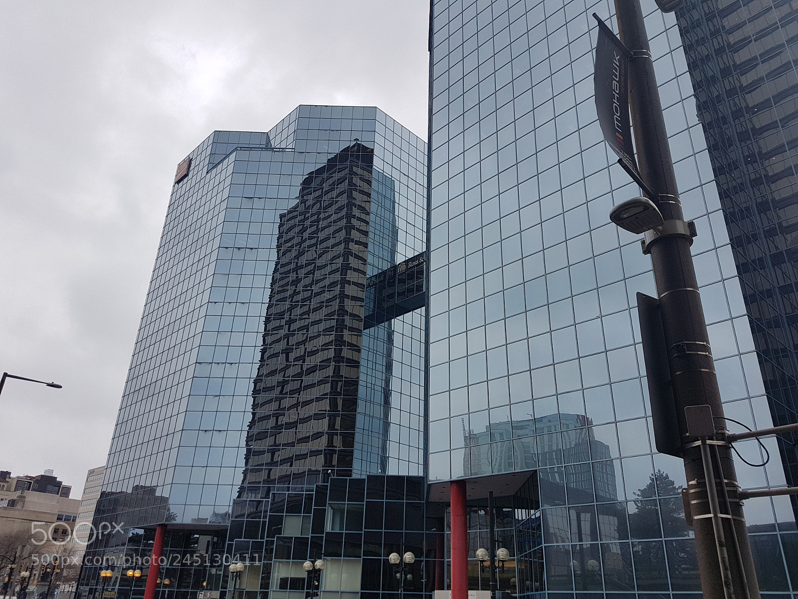 Samsung Galaxy S7 sample photo. Glass reflections  photography