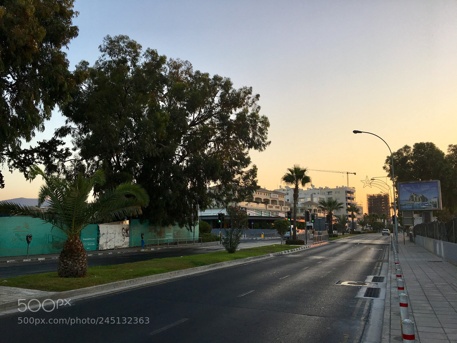 Apple iPhone 6s Plus sample photo. Morning street photography