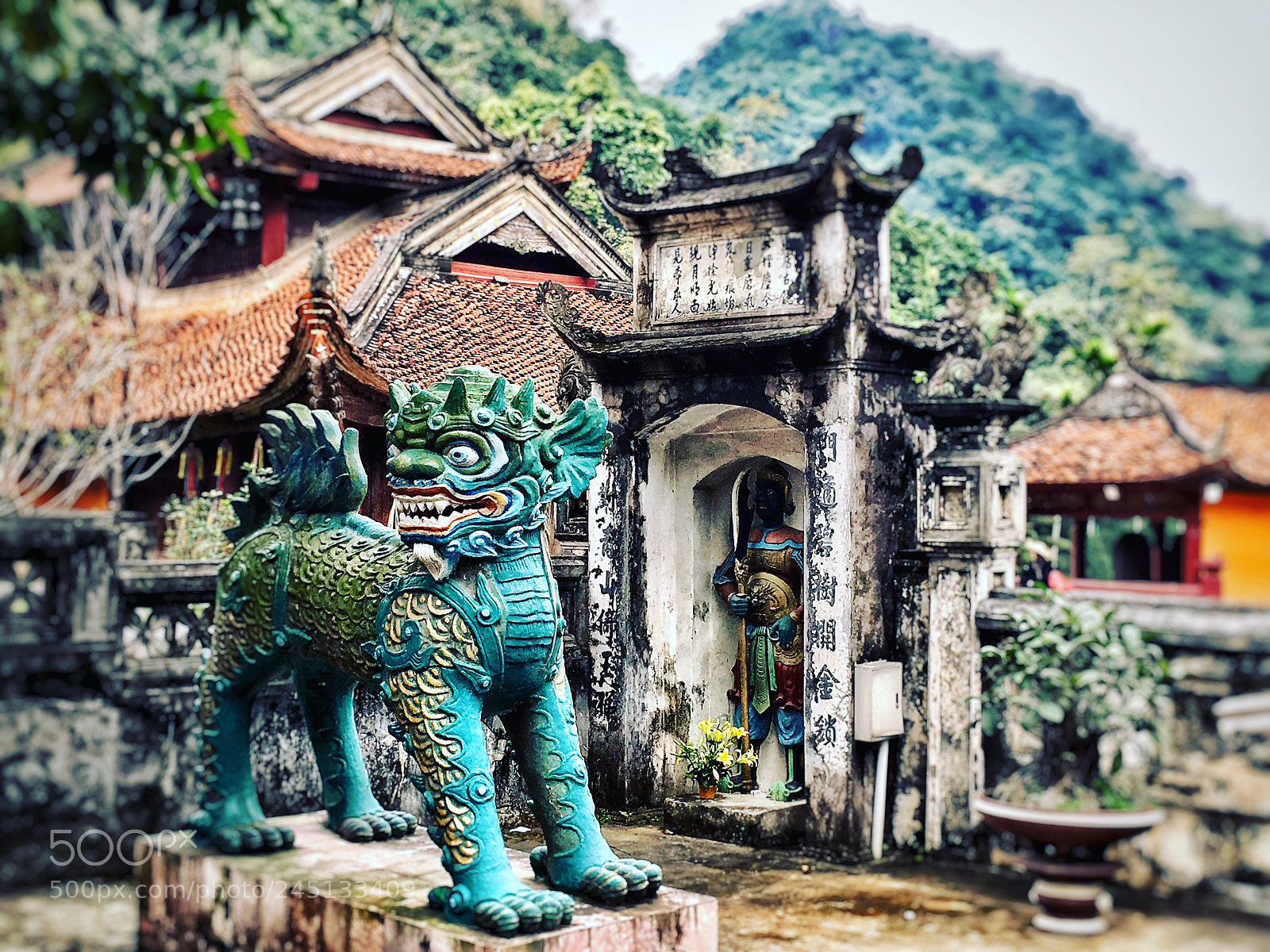 Apple iPhone 6s Plus sample photo. Temple in vietnam photography