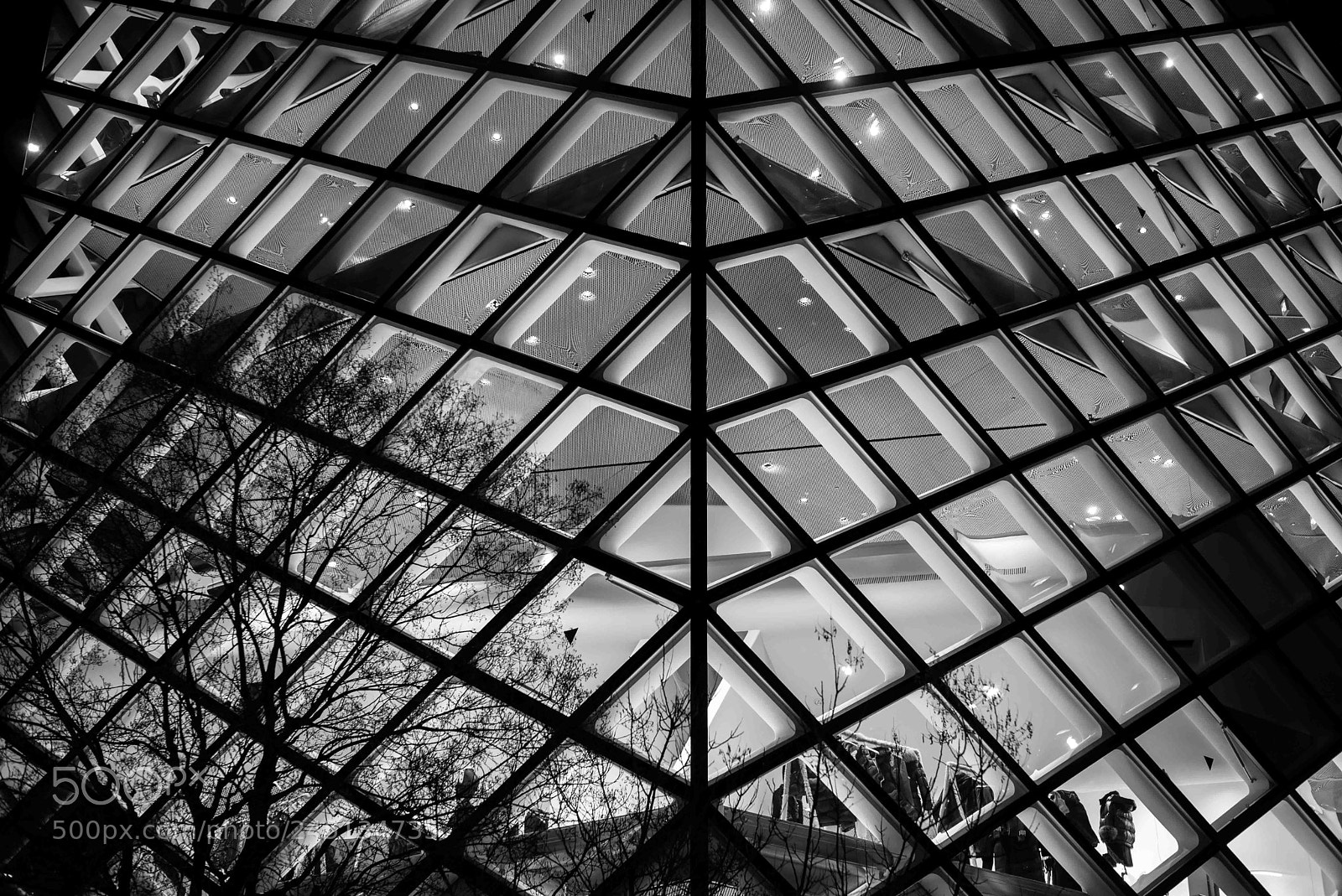Leica M (Typ 240) sample photo. Prada aoyama photography