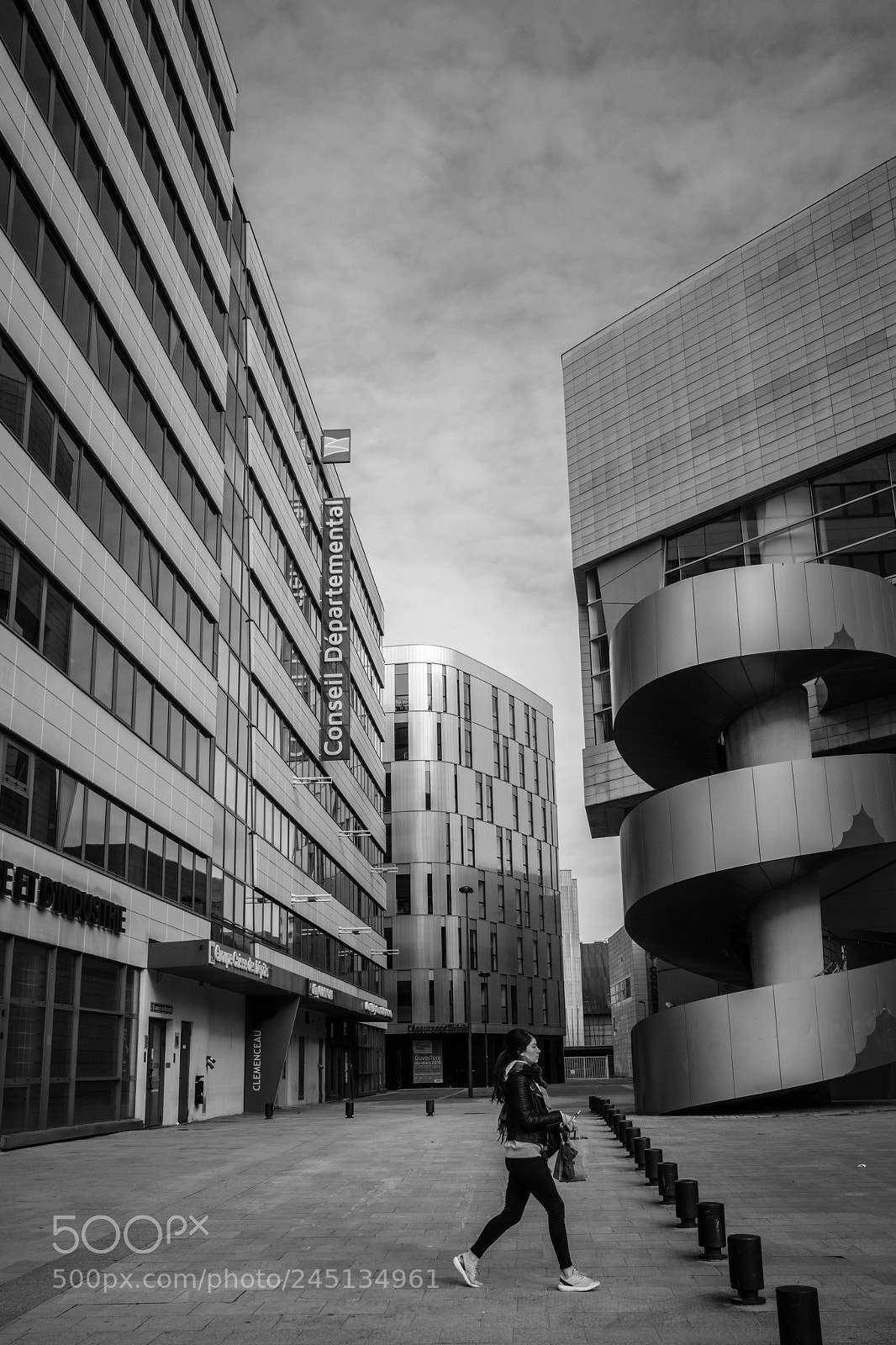 Fujifilm X-E3 sample photo. Sorry i’m late photography
