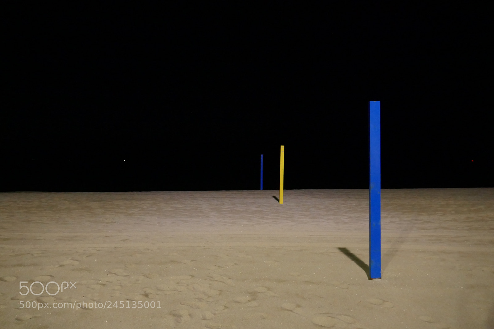Panasonic Lumix DMC-ZS100 (Lumix DMC-TZ100) sample photo. Posts on the beach photography