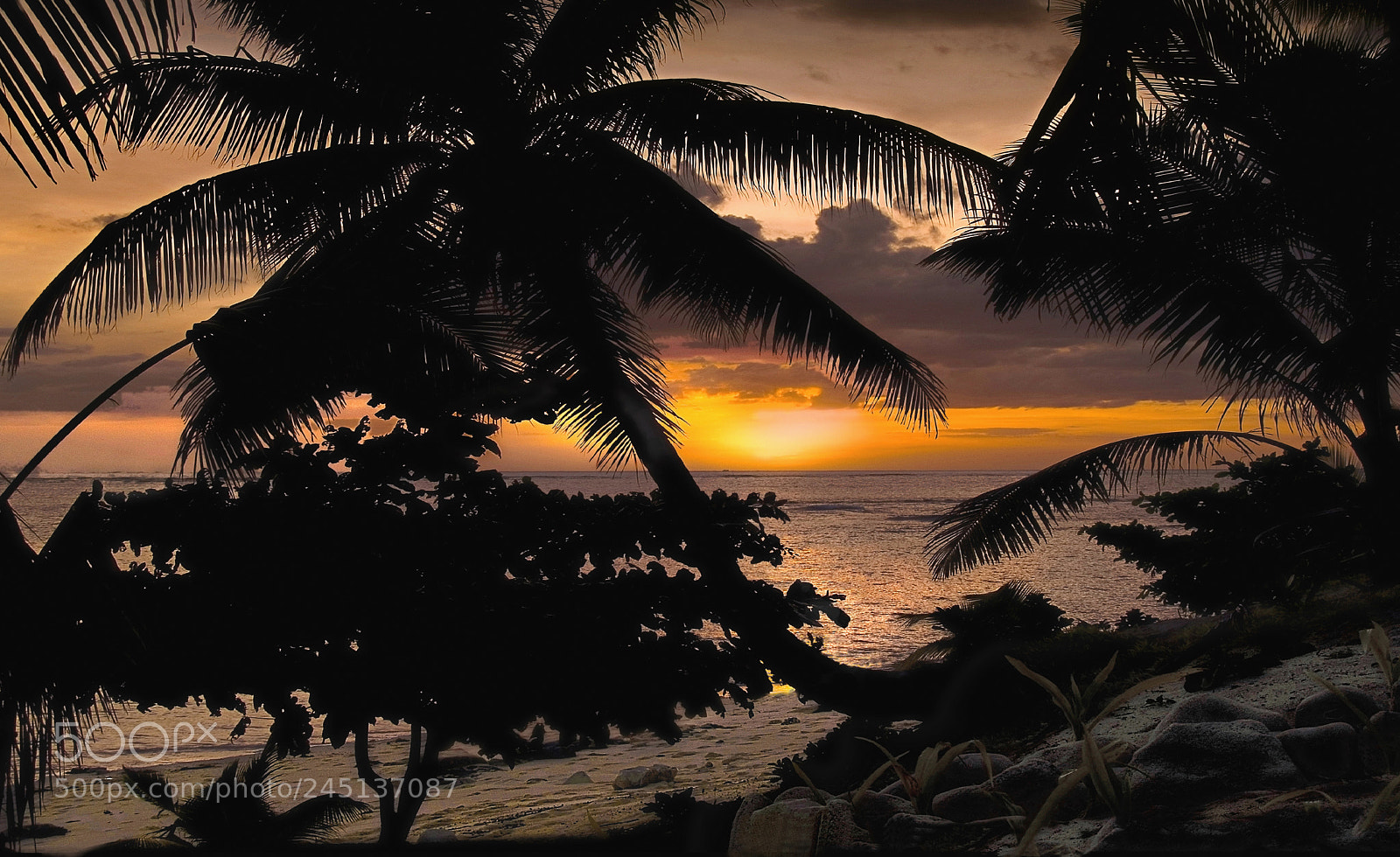 Olympus E-500 (EVOLT E-500) sample photo. Sunset, matamanoa photography