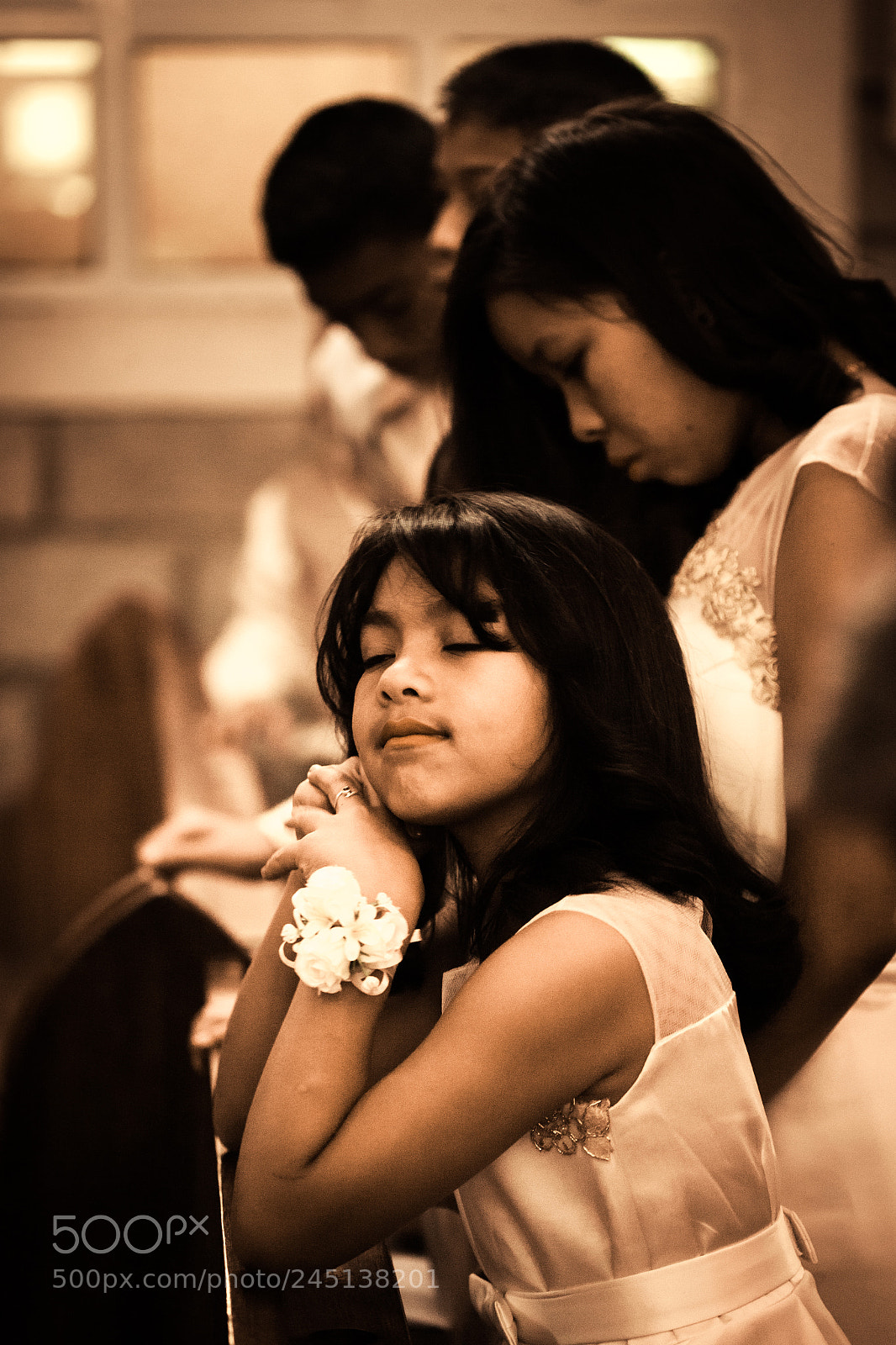 Canon EOS-1Ds Mark III sample photo. The prayer of the photography