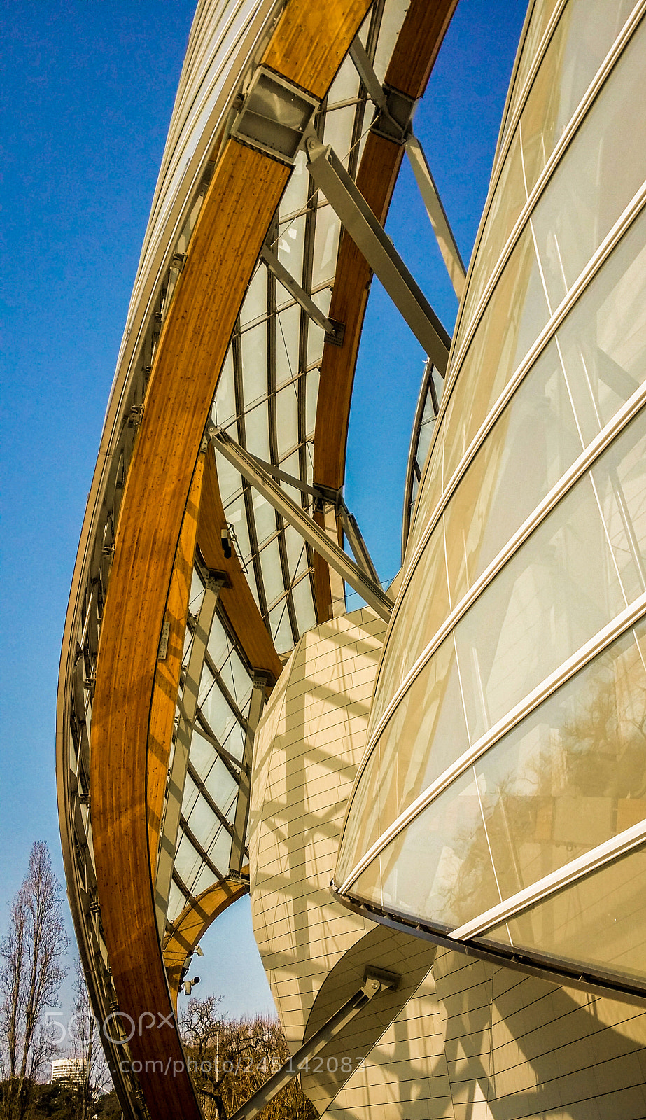 Samsung Galaxy S4 sample photo. Louis vuitton fondation photography