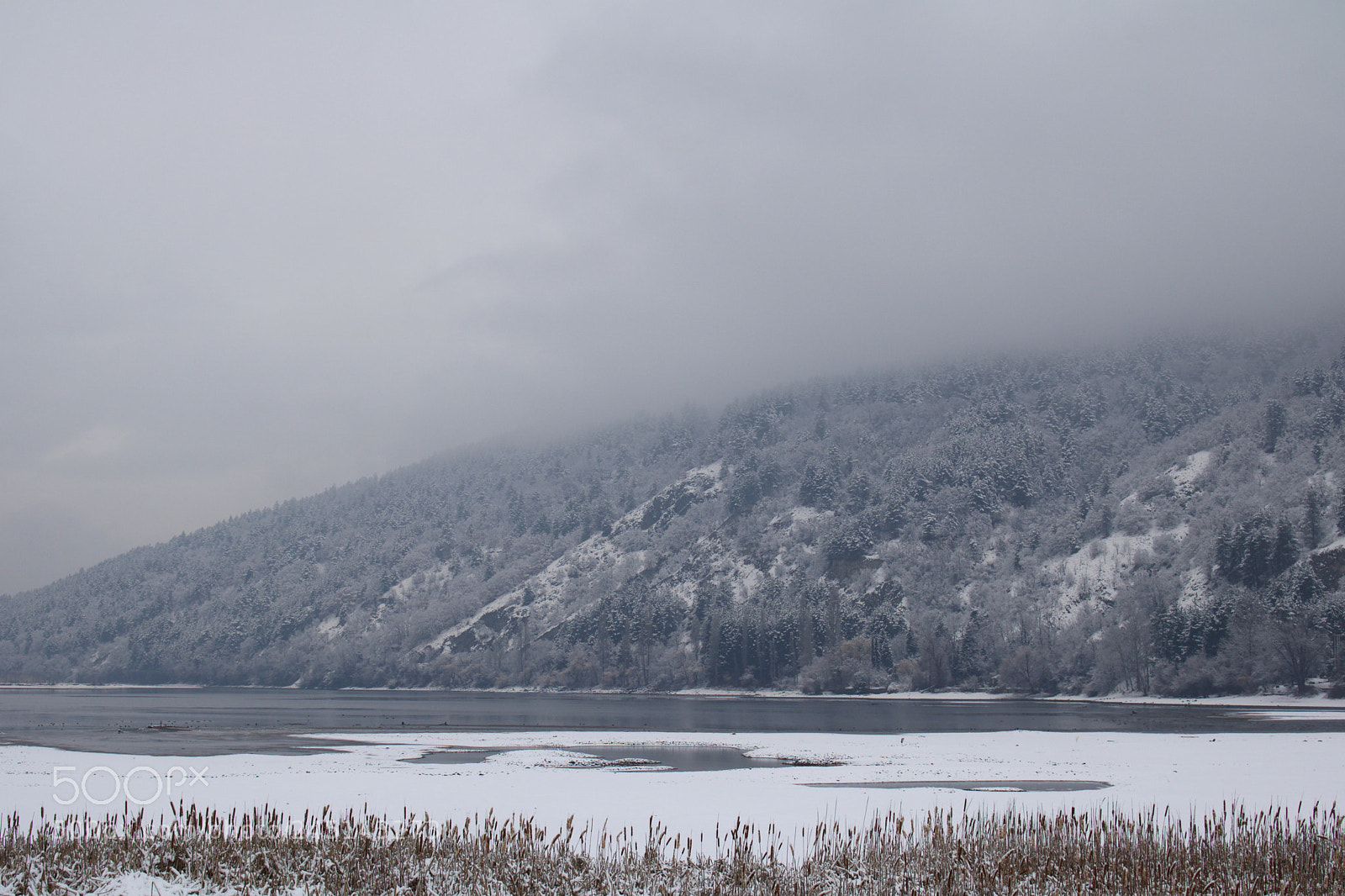 Canon EOS 750D (EOS Rebel T6i / EOS Kiss X8i) sample photo. Pancharevo lake in the photography