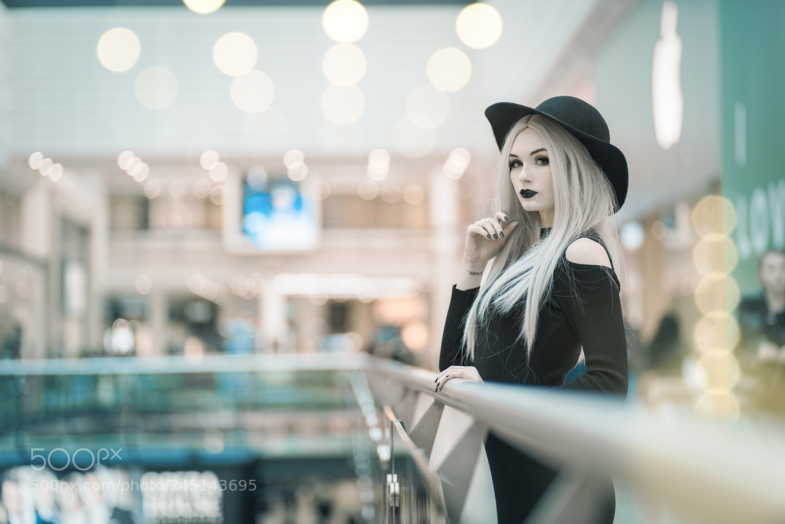 Sony a7R II sample photo. Young lady waiting photography