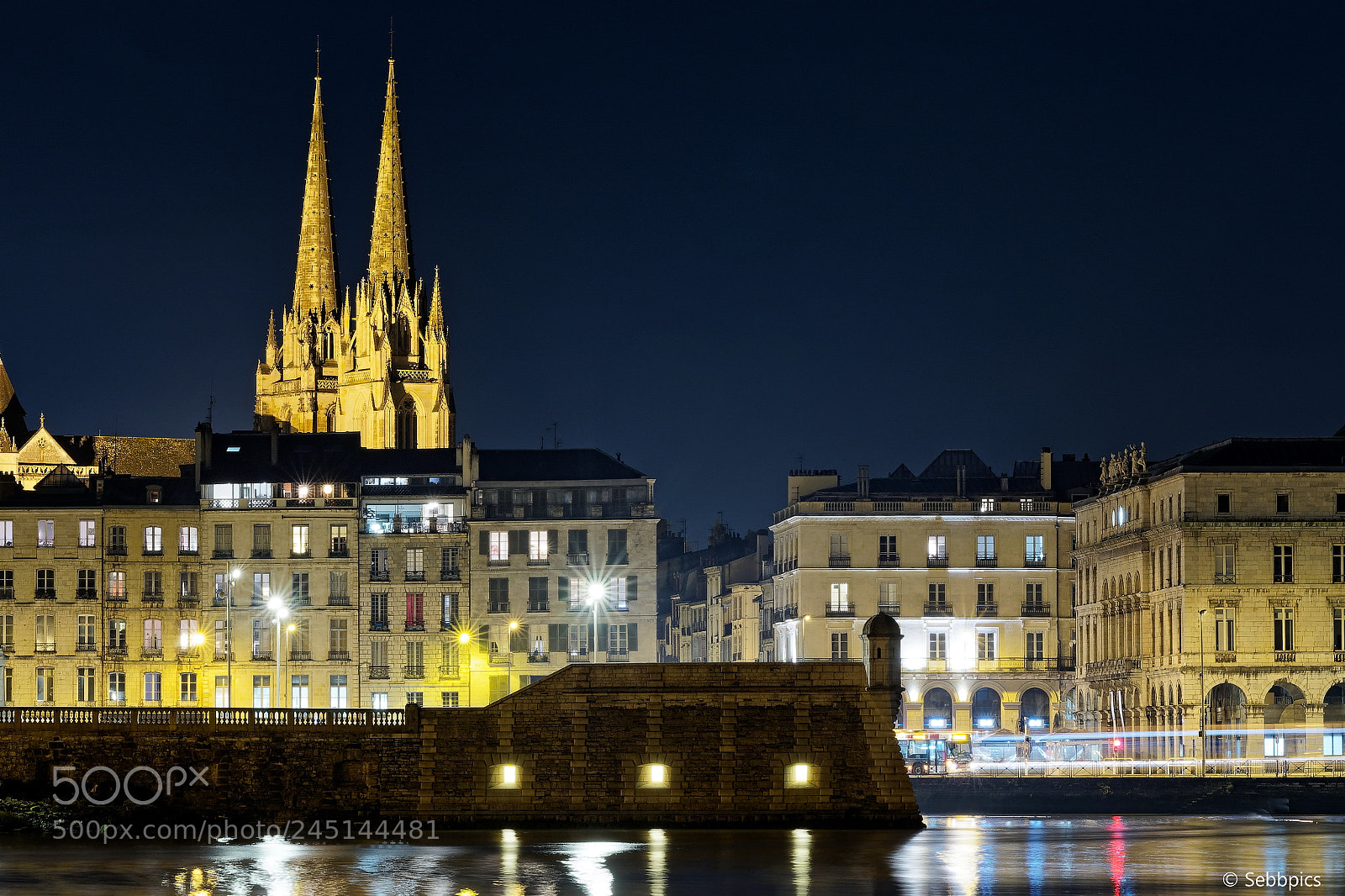 Olympus OM-D E-M5 II sample photo. Bayonne at night photography