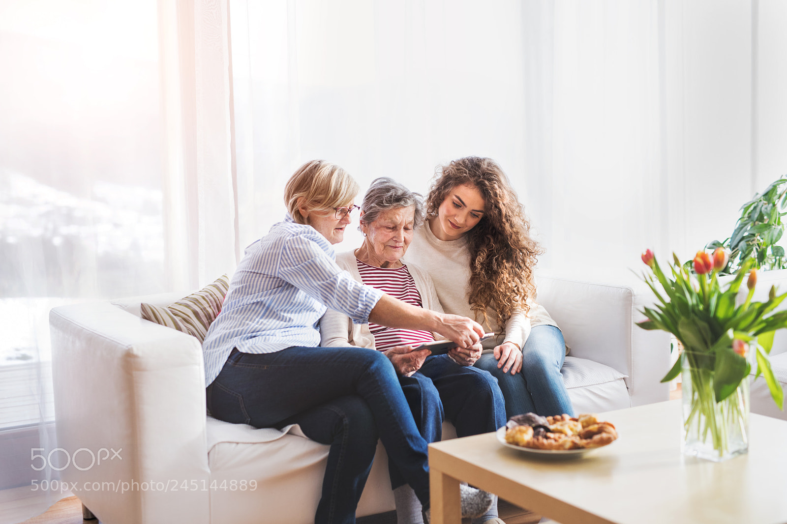 Nikon D5 sample photo. A teenage girl, mother photography