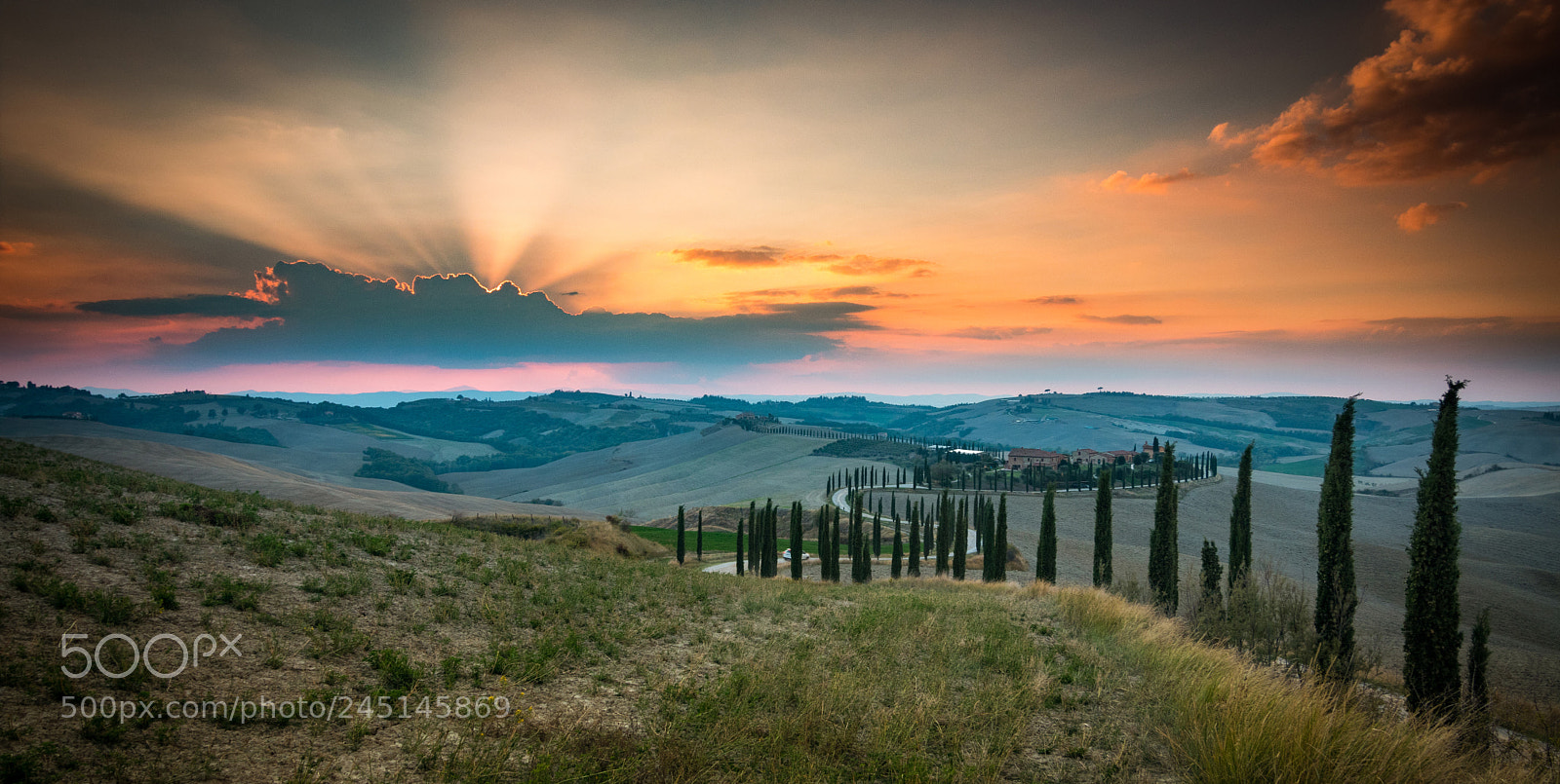 Canon EOS 800D (EOS Rebel T7i / EOS Kiss X9i) sample photo. Toscana evening photography