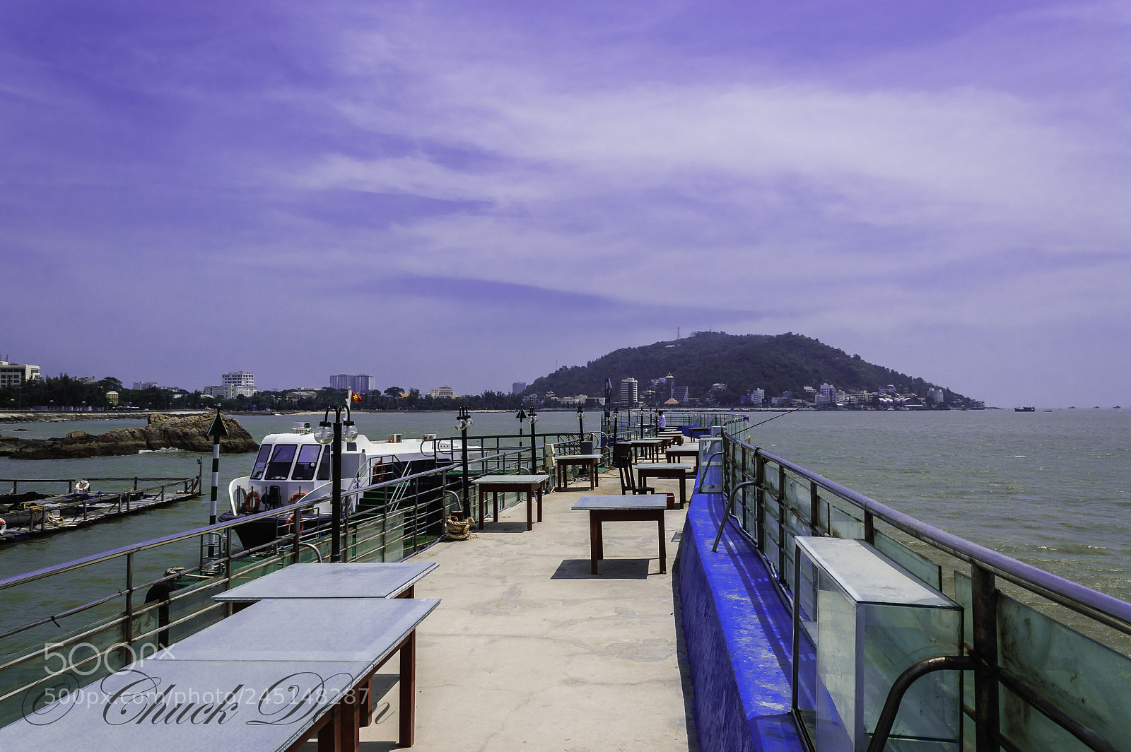 Nikon D3200 sample photo. Waiting on the ferry photography