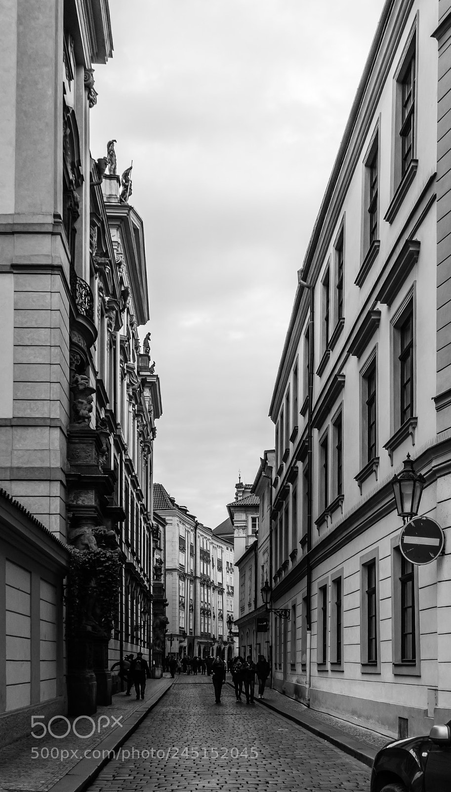 Canon EOS 1200D (EOS Rebel T5 / EOS Kiss X70 / EOS Hi) sample photo. Street in prague photography