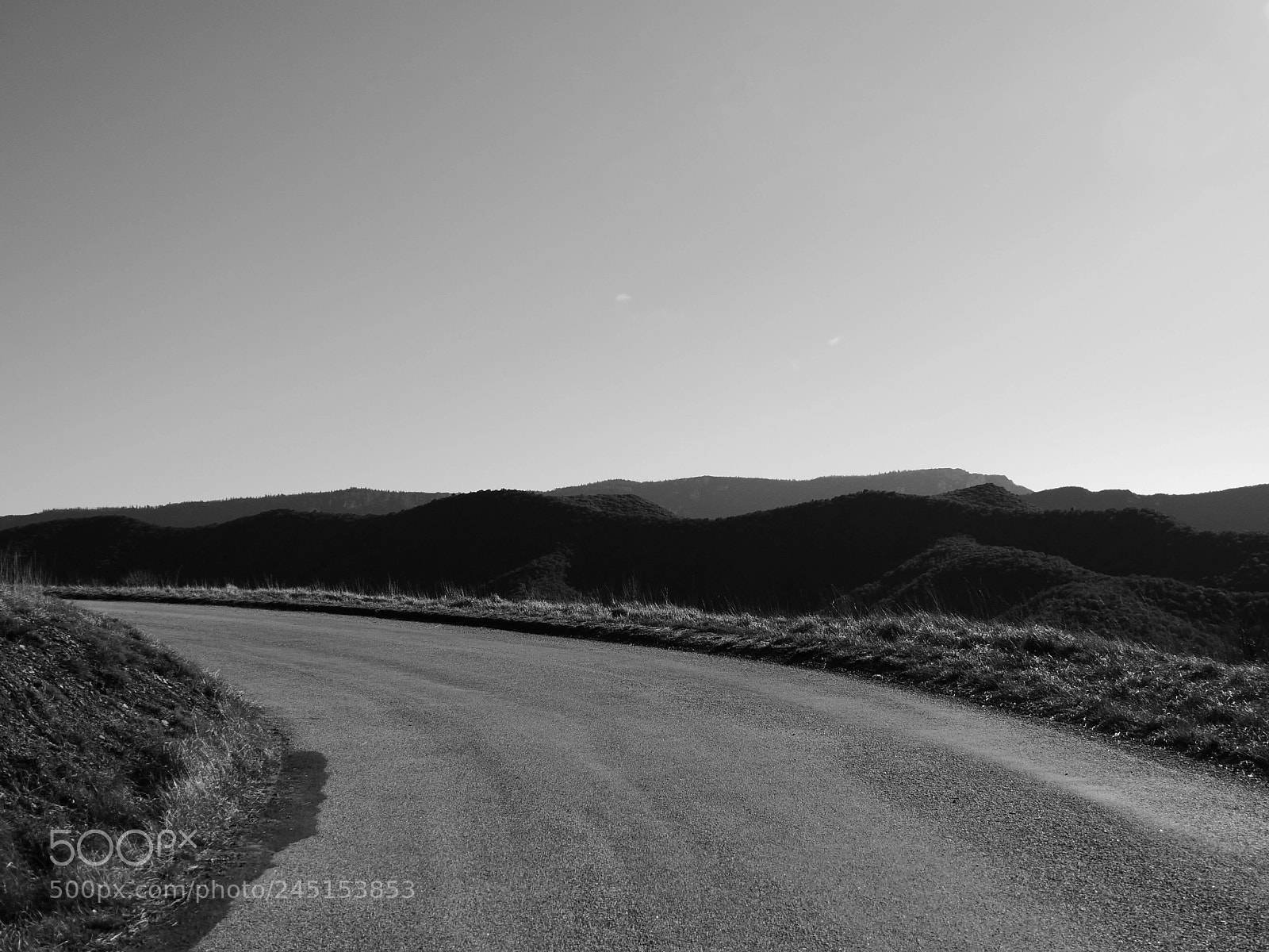 Panasonic Lumix DMC-GX85 (Lumix DMC-GX80 / Lumix DMC-GX7 Mark II) sample photo. Winter road photography