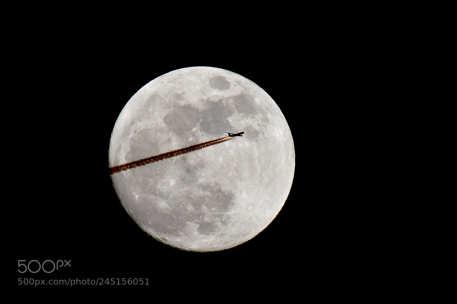 Nikon AF-S Nikkor 200-500mm F5.6E ED VR sample photo. Pass the moon photography