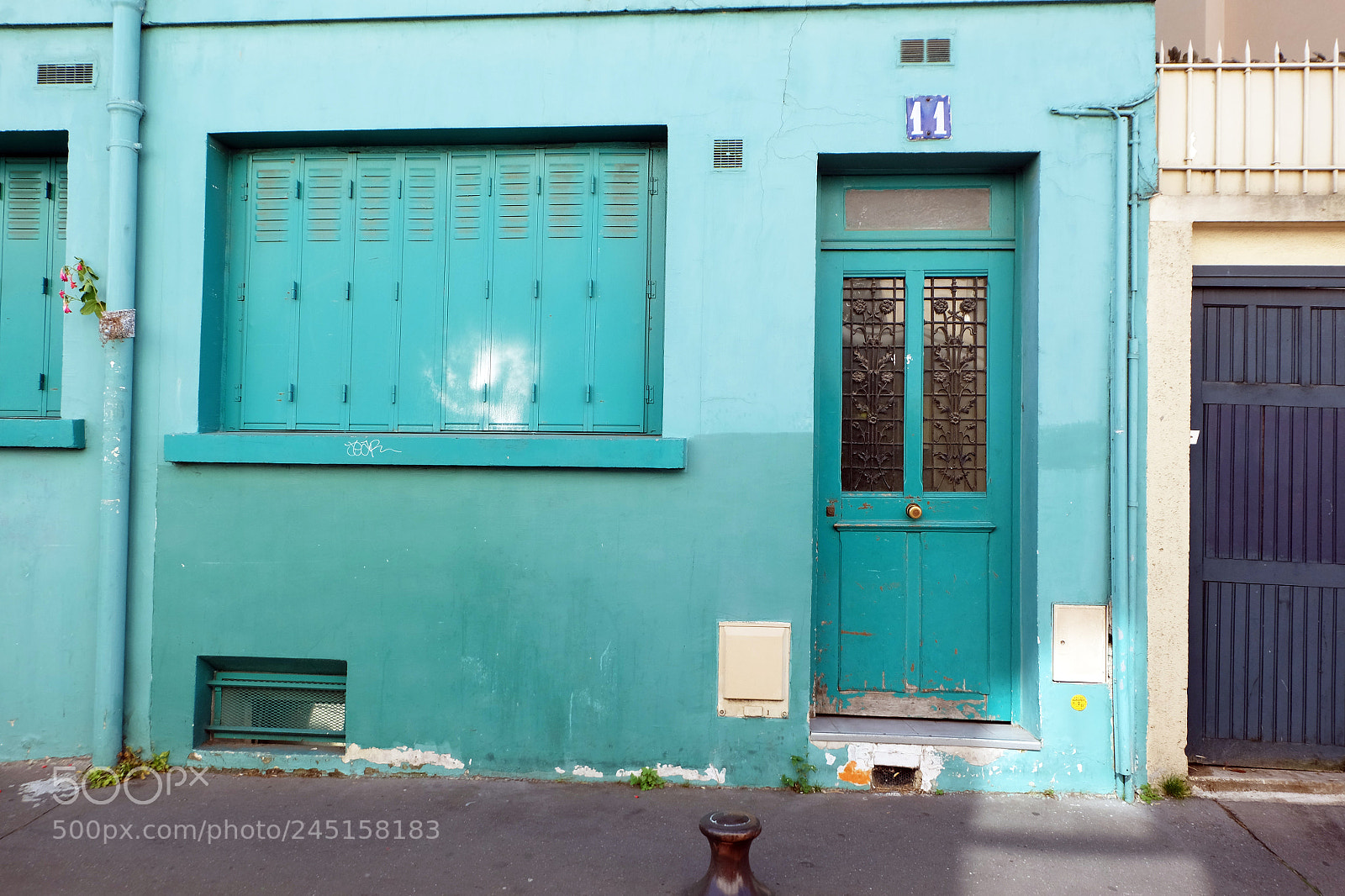 Fujifilm X-M1 sample photo. Doors, la butte aux photography