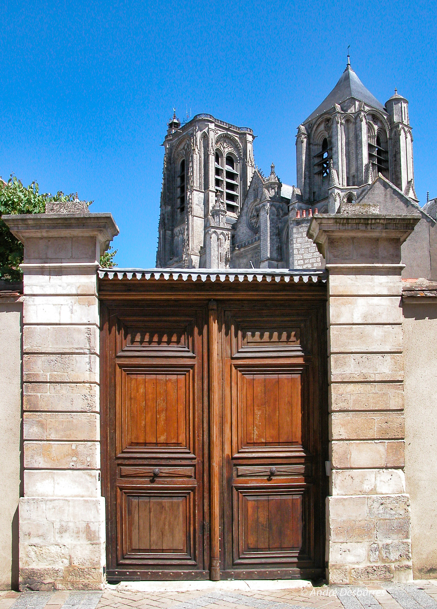 Nikon E5700 sample photo. Bourges - france photography