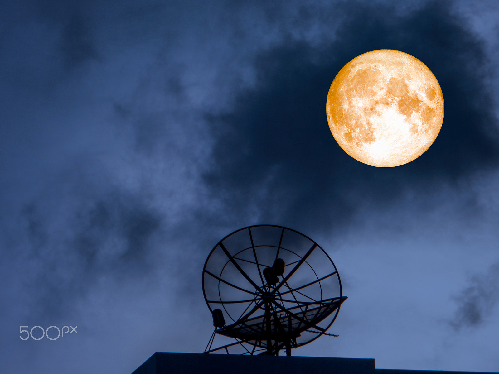 Samsung WB250F/WB251F/WB252F sample photo. Super blood moon silhouette satellite dish on hold cloud night s photography