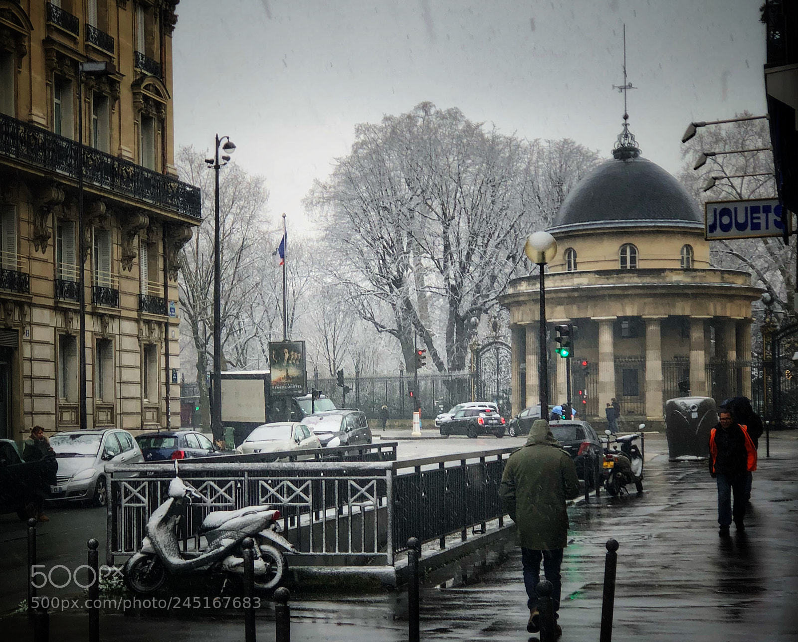 Apple iPhone 8 Plus sample photo. Paris under the snow photography