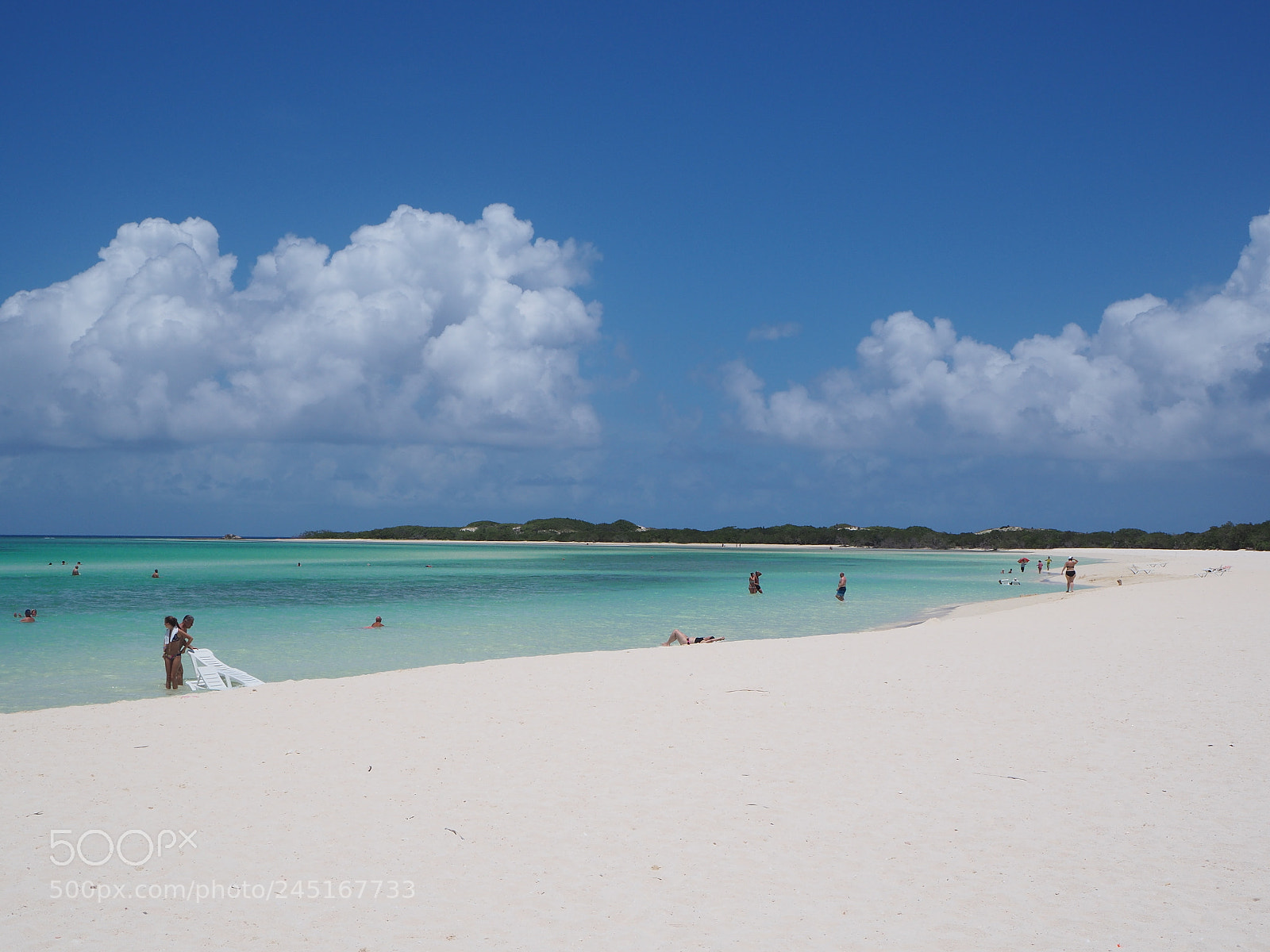 Olympus OM-D E-M10 II sample photo. Cayo coco, cuba photography
