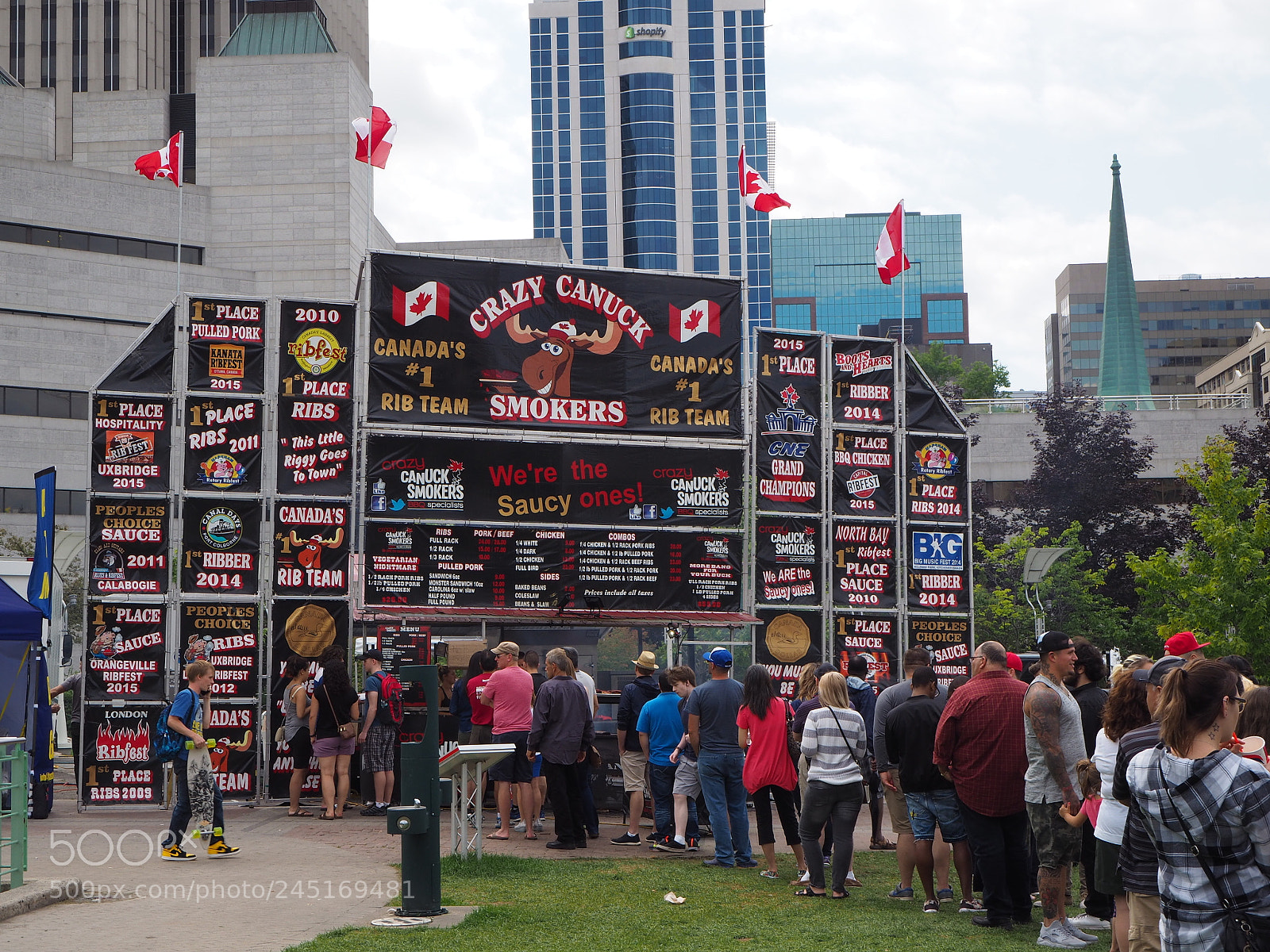 Olympus OM-D E-M10 II sample photo. Summer in ottawa photography