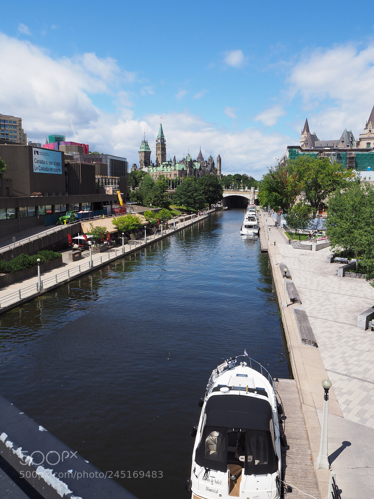 Olympus OM-D E-M10 II sample photo. Summer in ottawa photography