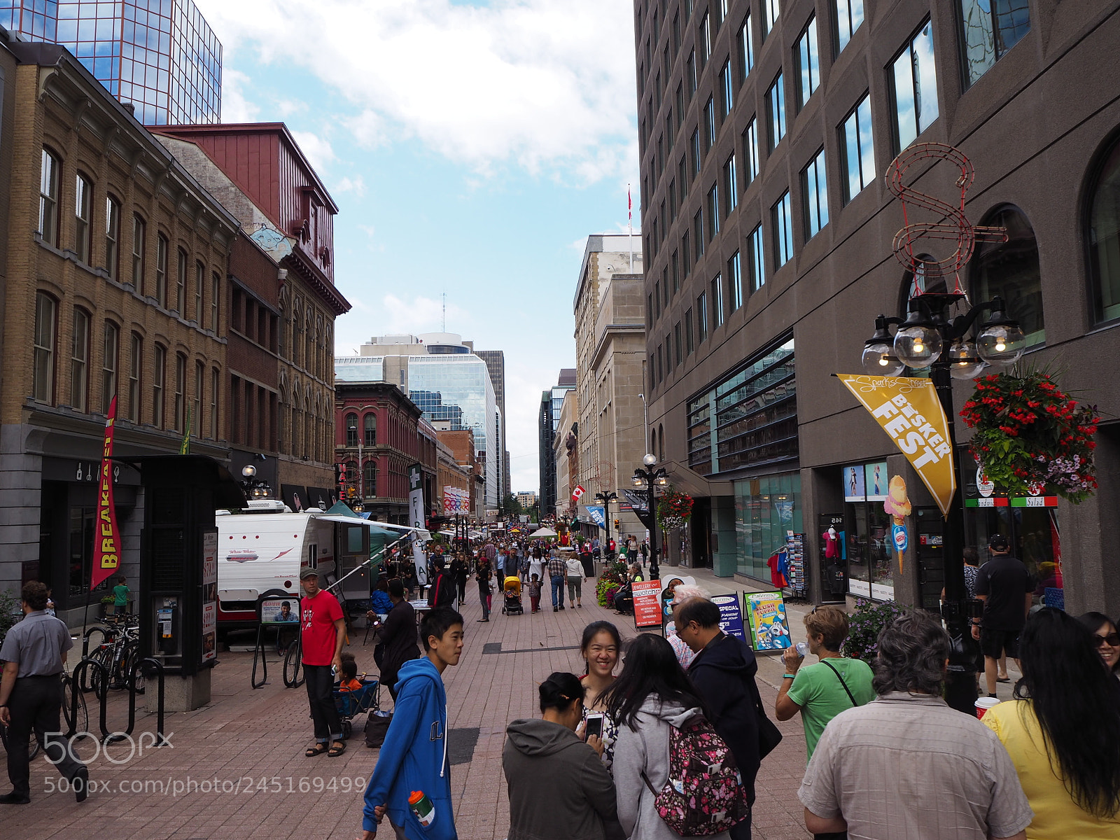 Olympus OM-D E-M10 II sample photo. Summer in ottawa photography