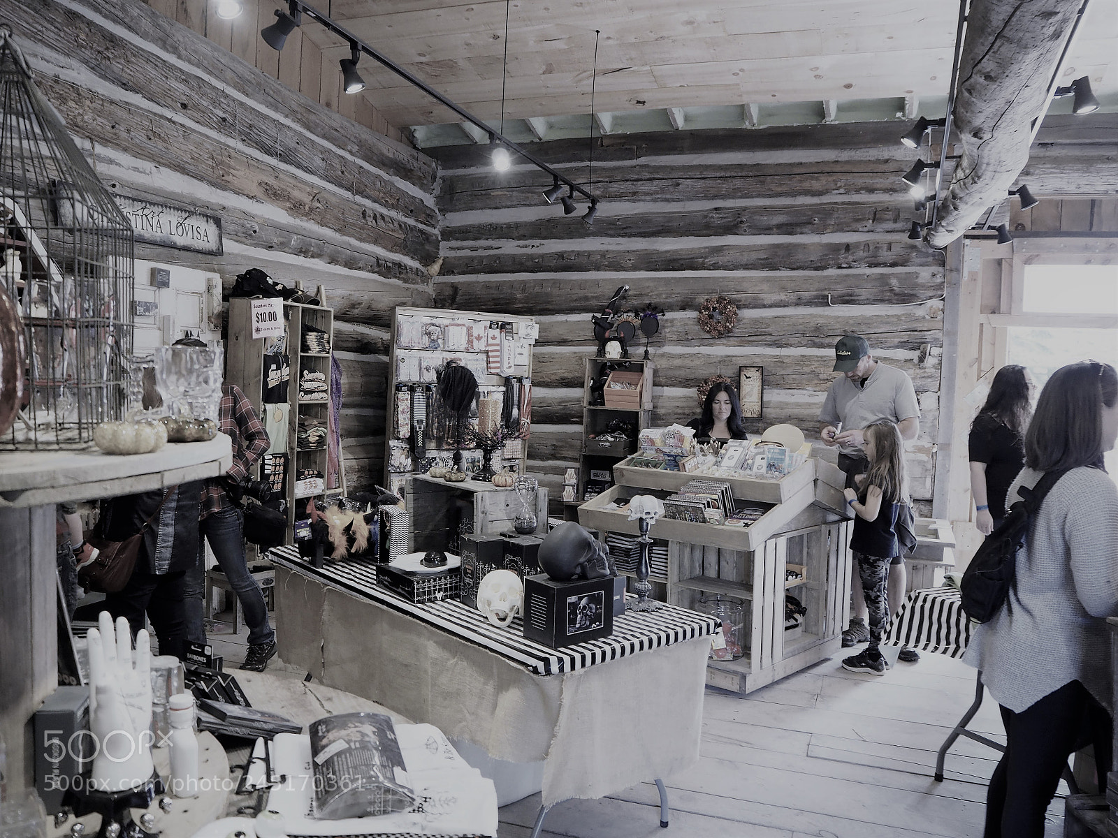 Olympus OM-D E-M10 II sample photo. Old store in ottawa photography
