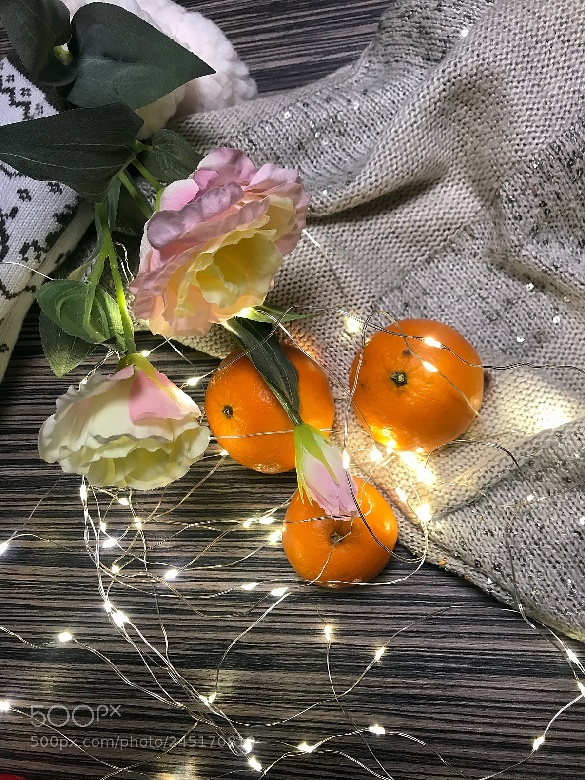 Apple iPhone 7 Plus sample photo. Flowers and garland photography