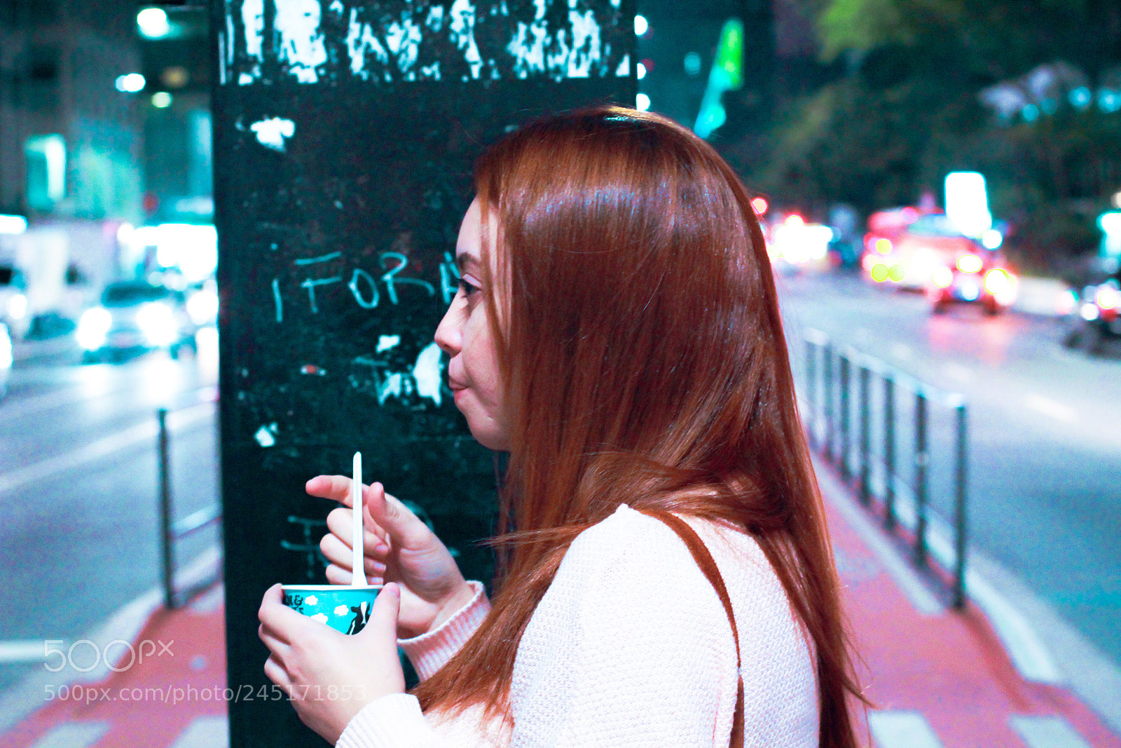 Canon EOS 550D (EOS Rebel T2i / EOS Kiss X4) sample photo. City lights photography