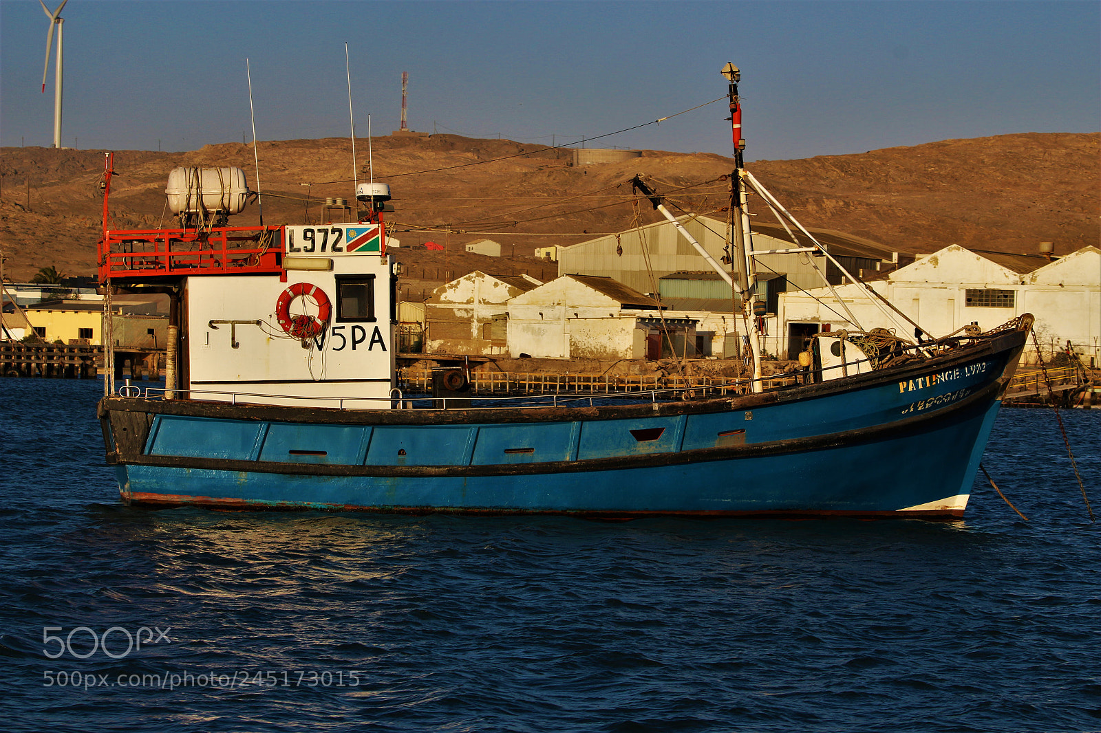 Canon EOS 100D (EOS Rebel SL1 / EOS Kiss X7) sample photo. Fishermen's boat photography